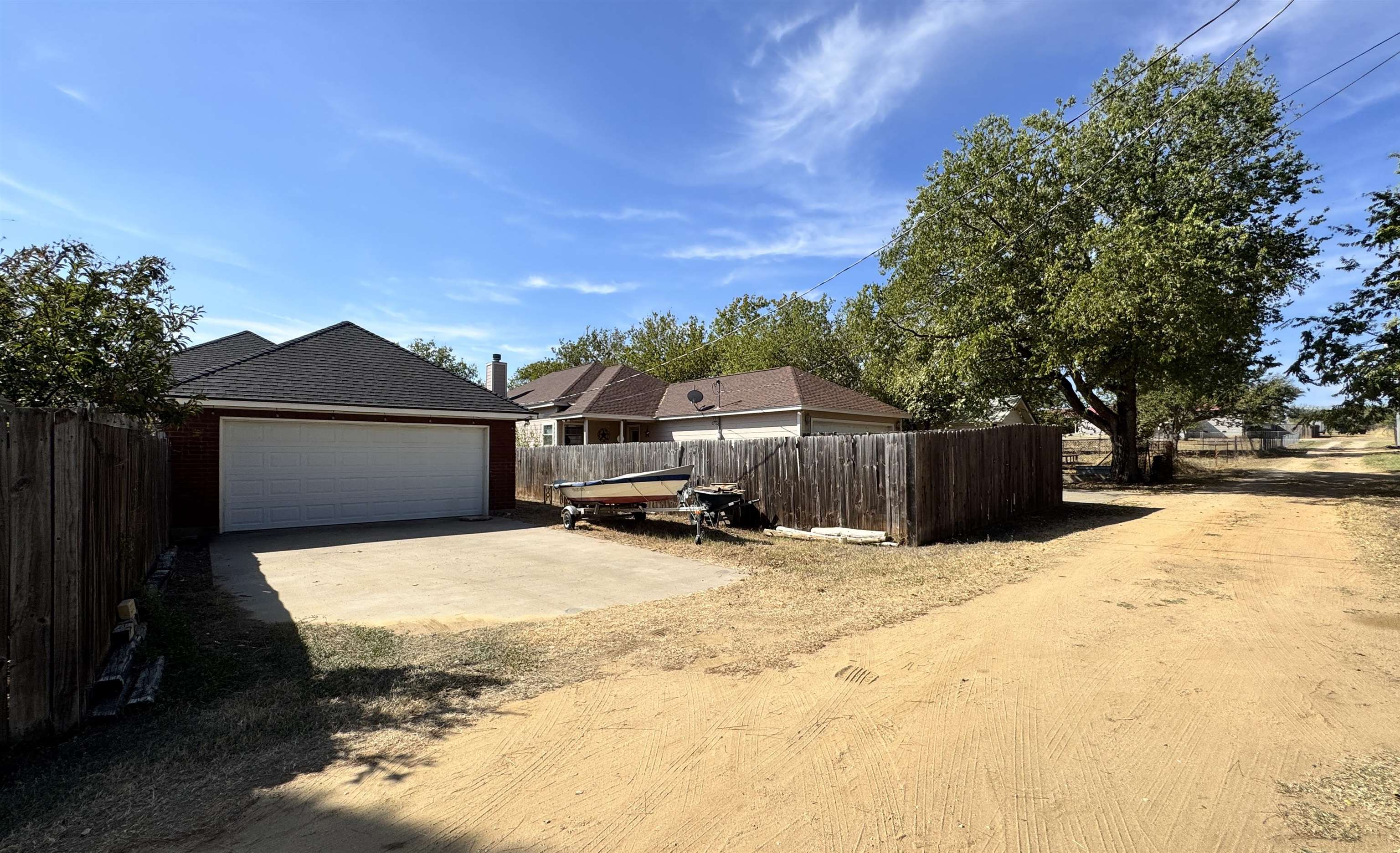 1109 E College