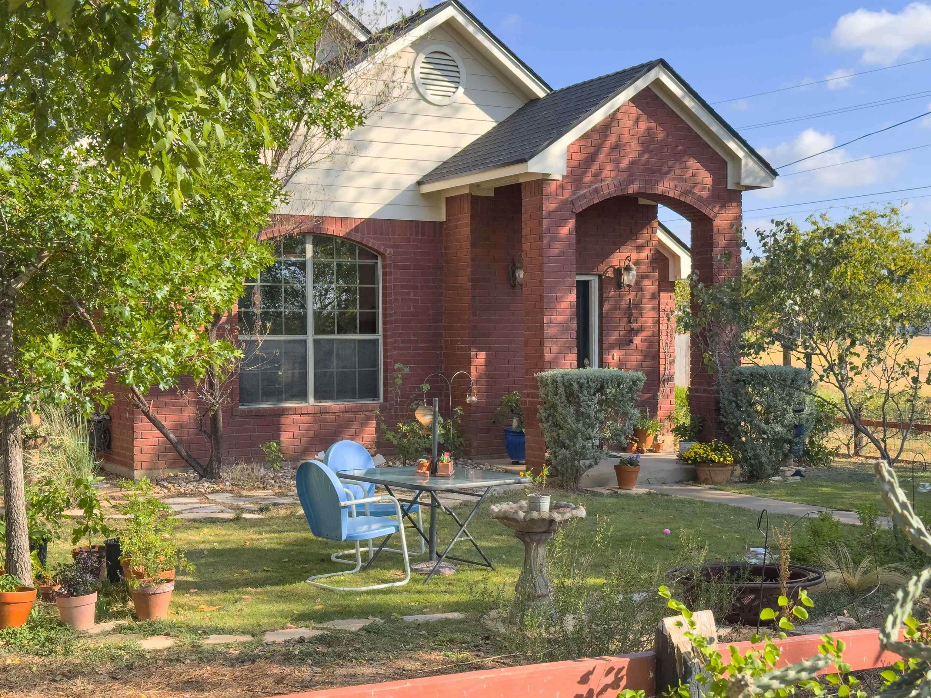 1109 E College