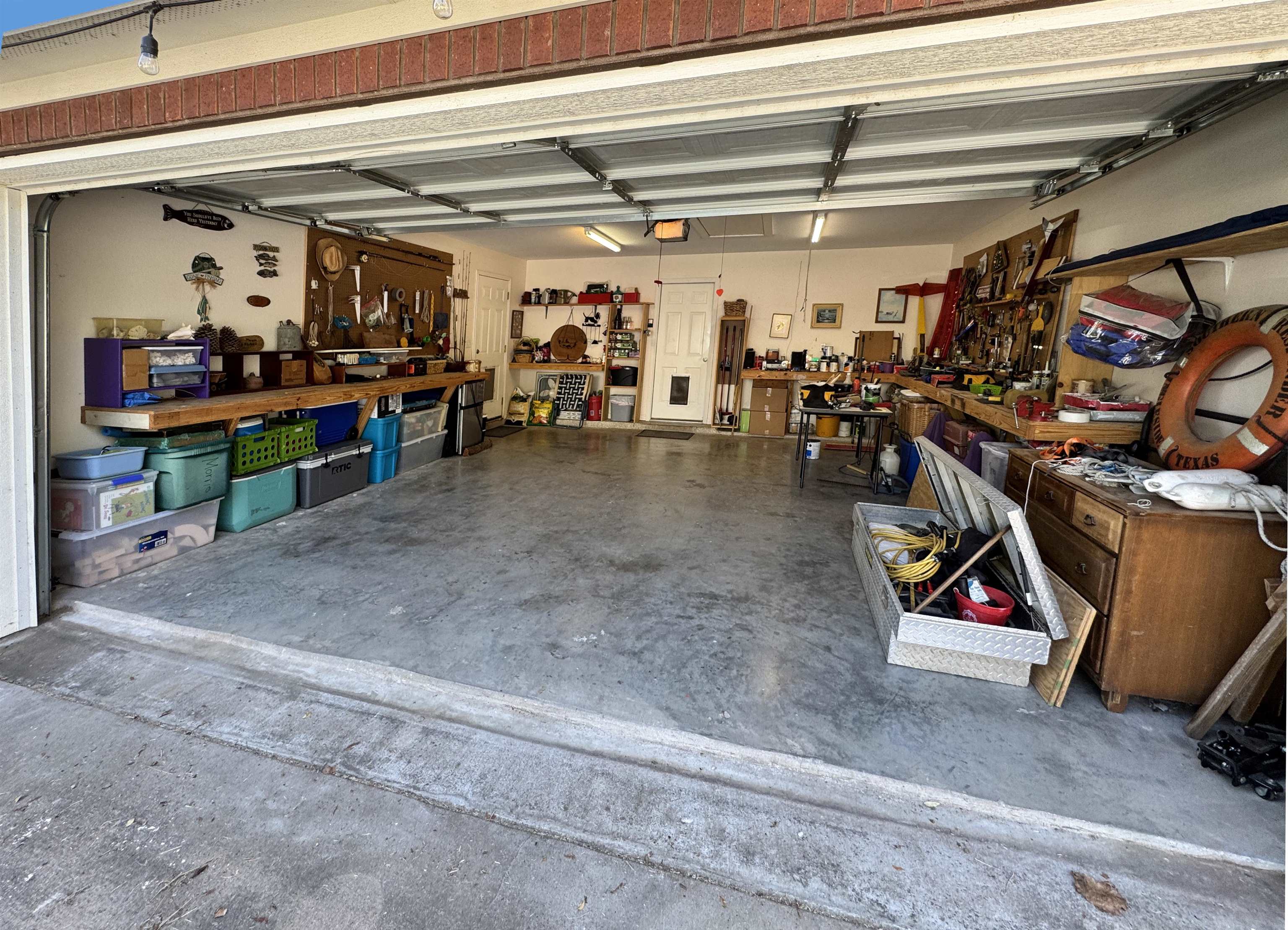 1109 E College