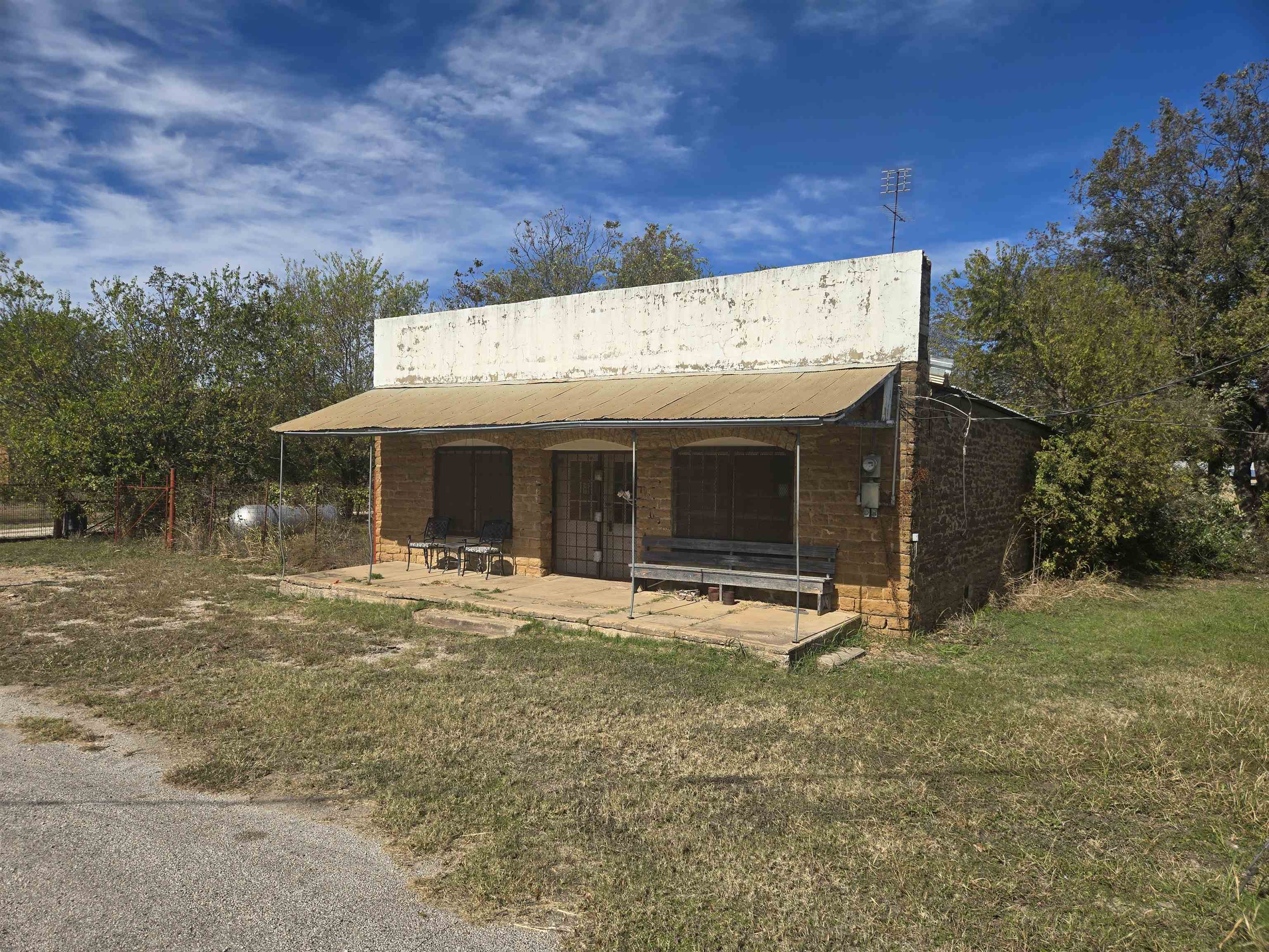 117 W Cherokee Street