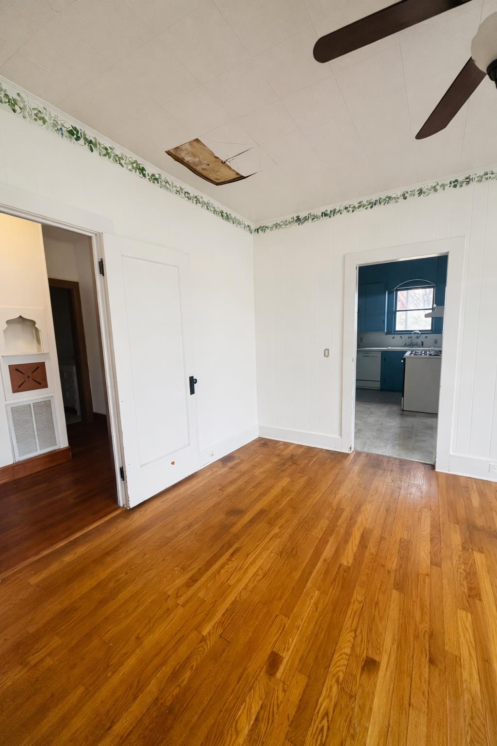 206 E Sandstone