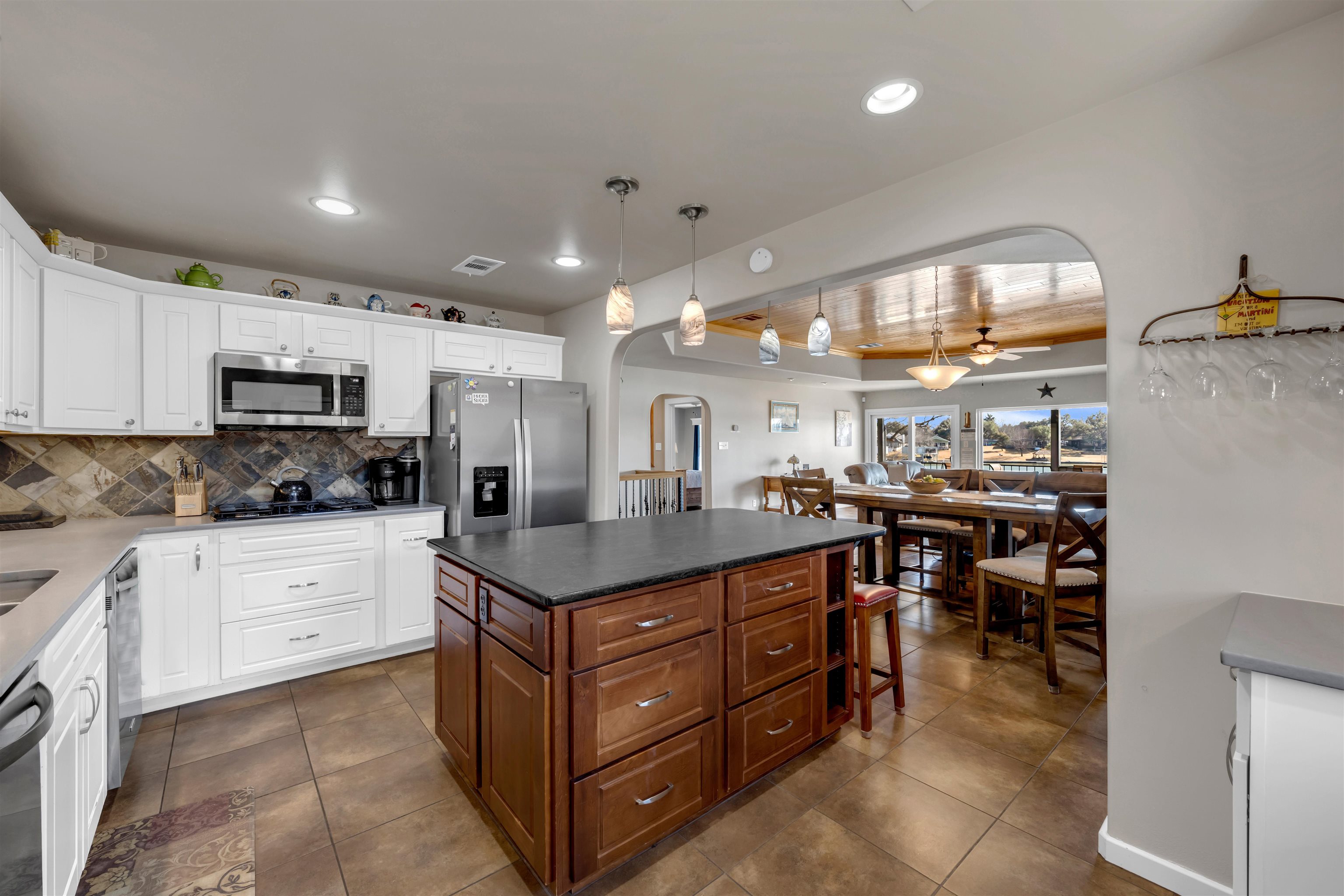 1846 Bluebonnet Lane