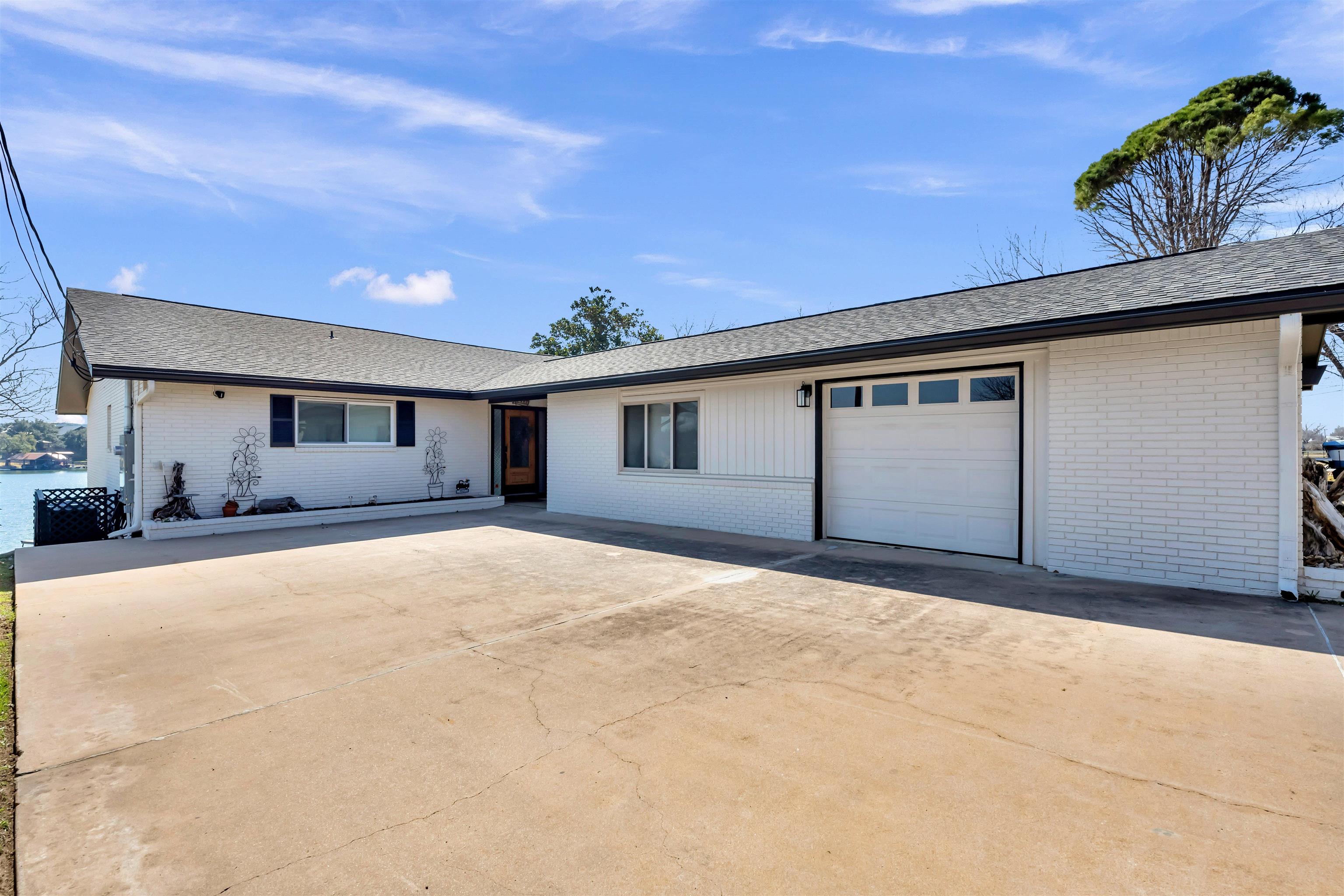 1846 Bluebonnet Lane