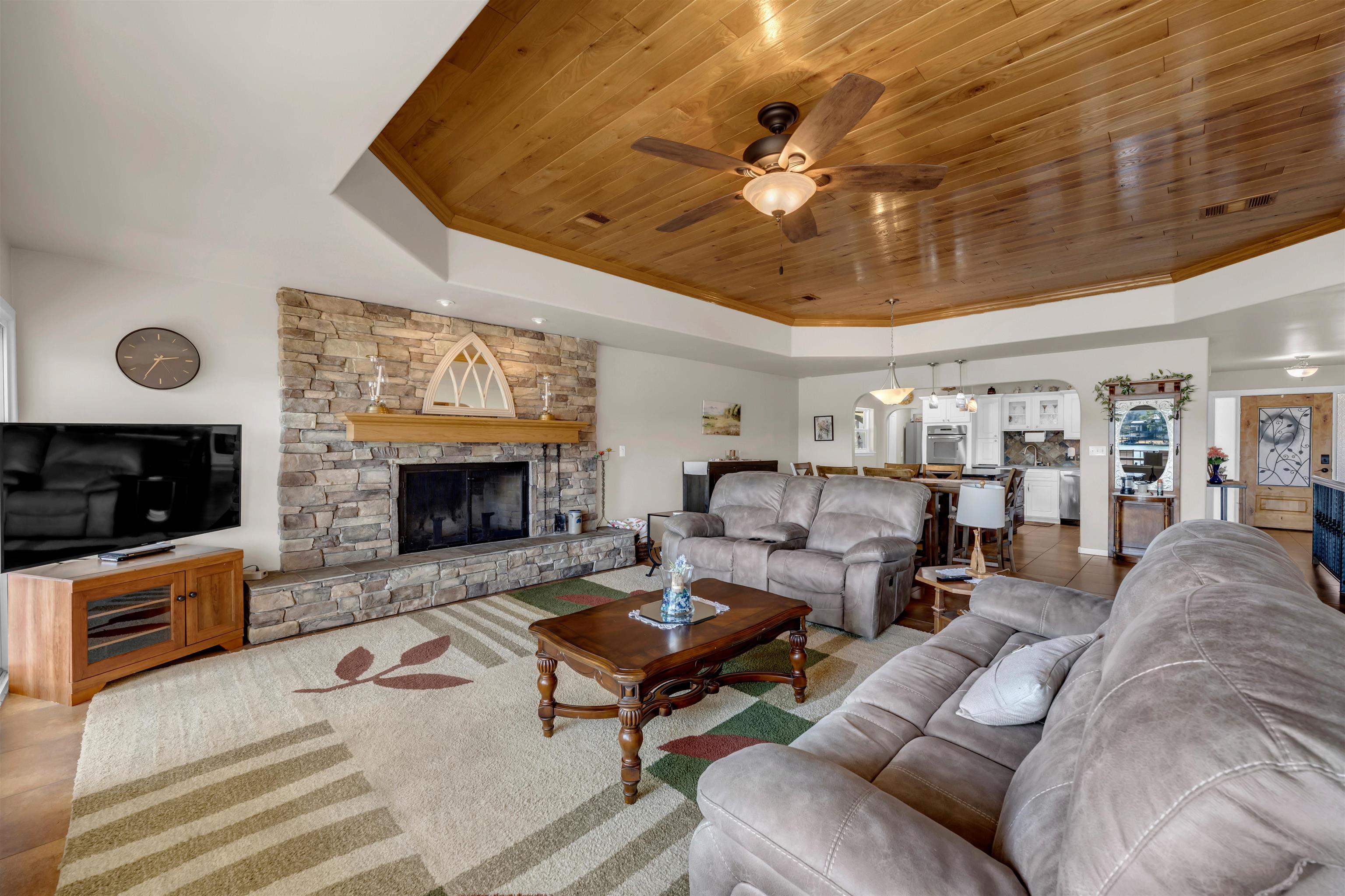 1846 Bluebonnet Lane