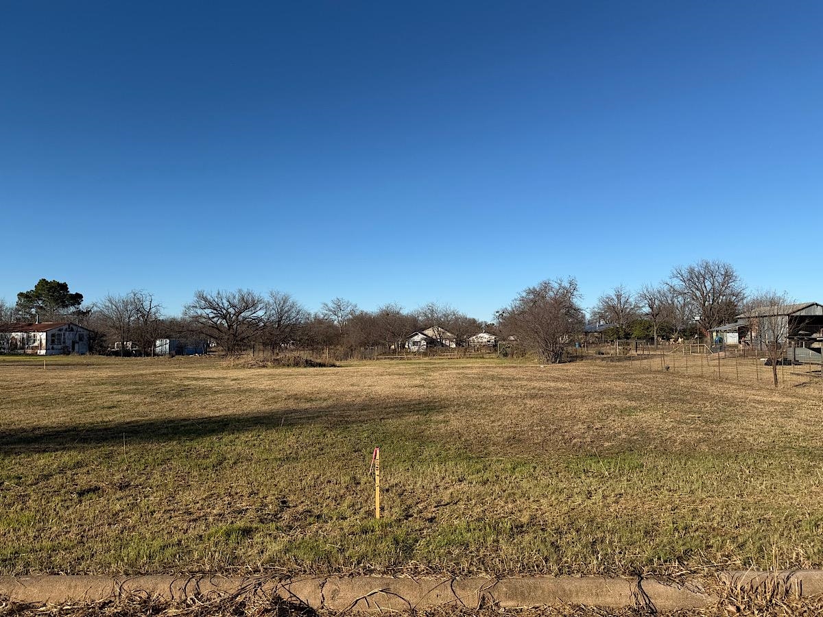 605 E Green