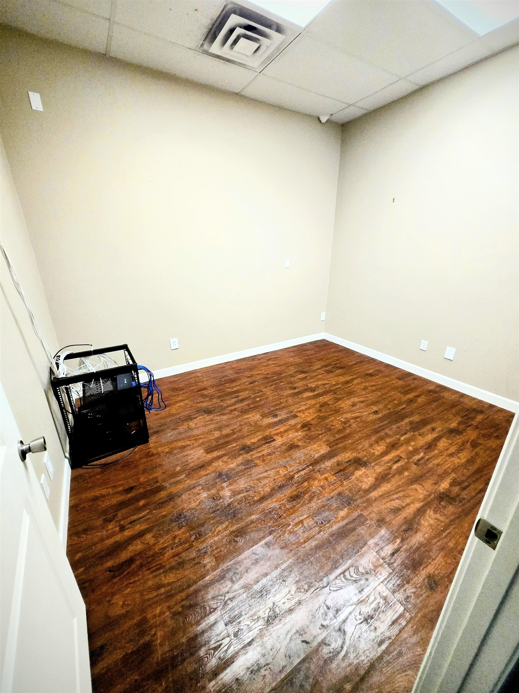 1614 N Hwy 281