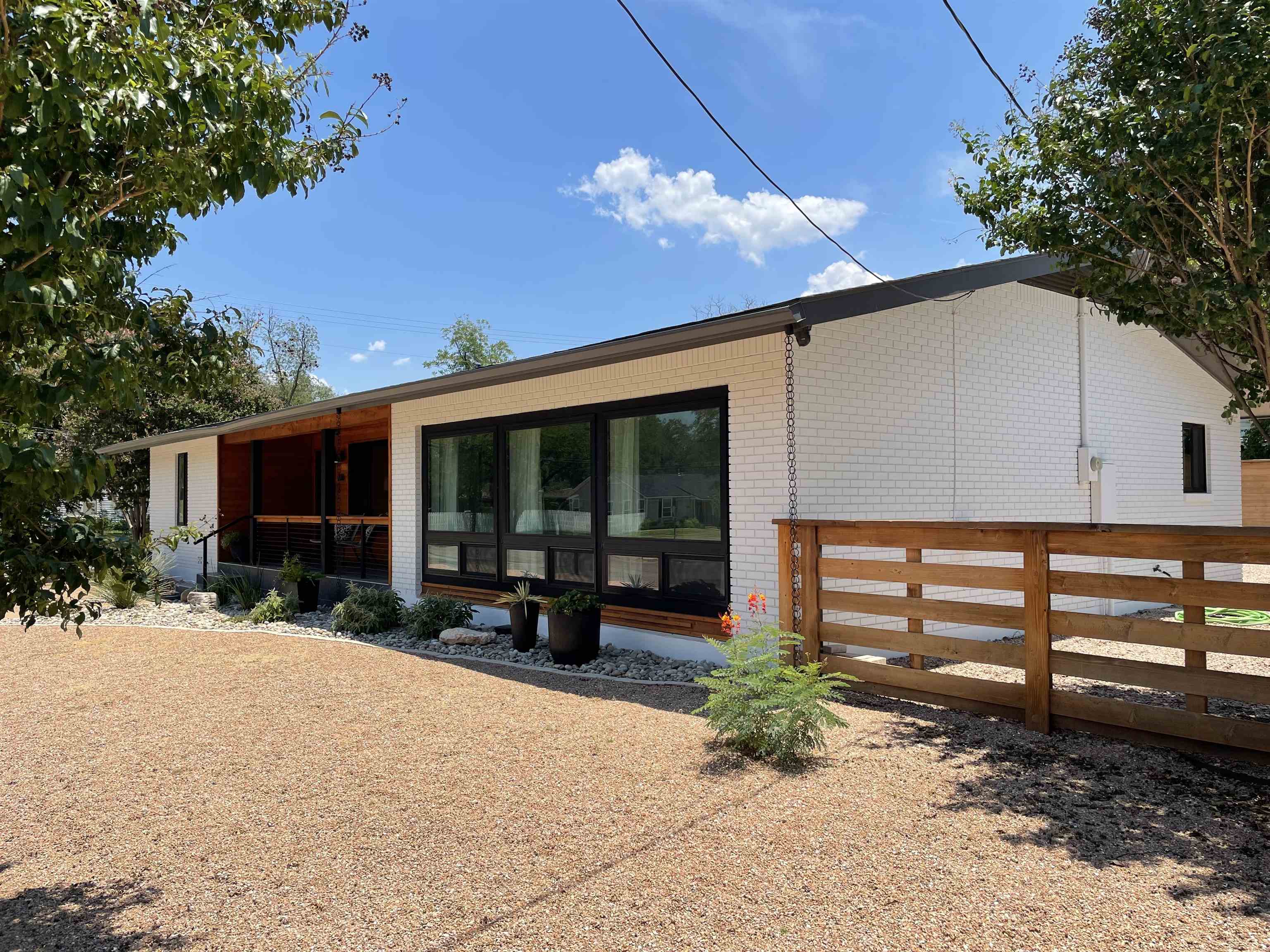 206 E Wallace Street