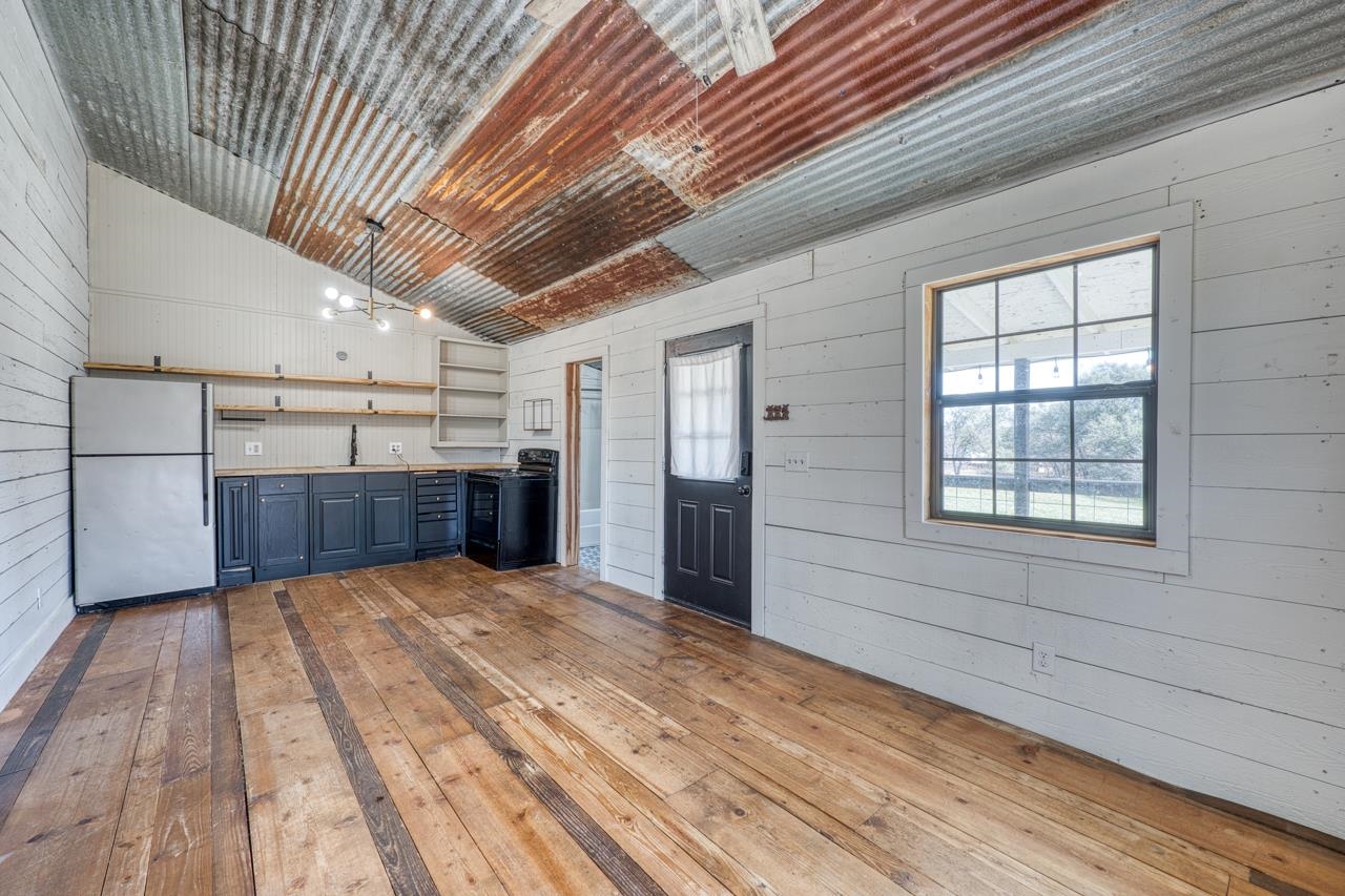 554 Barnett Street