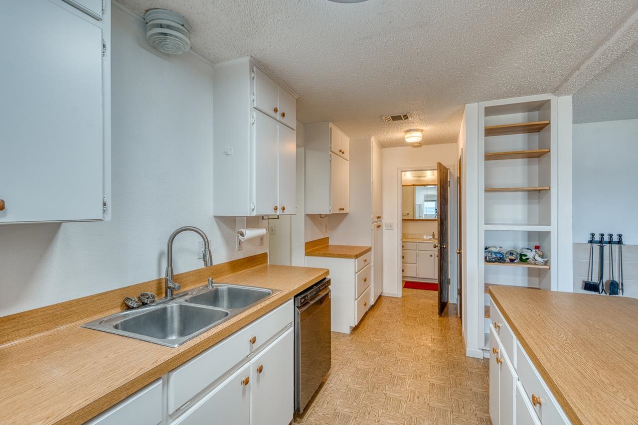 508 W Lakecrest