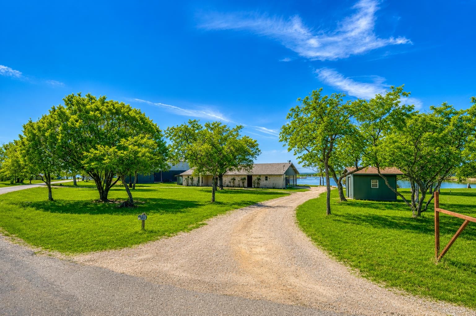 508 W Lakecrest