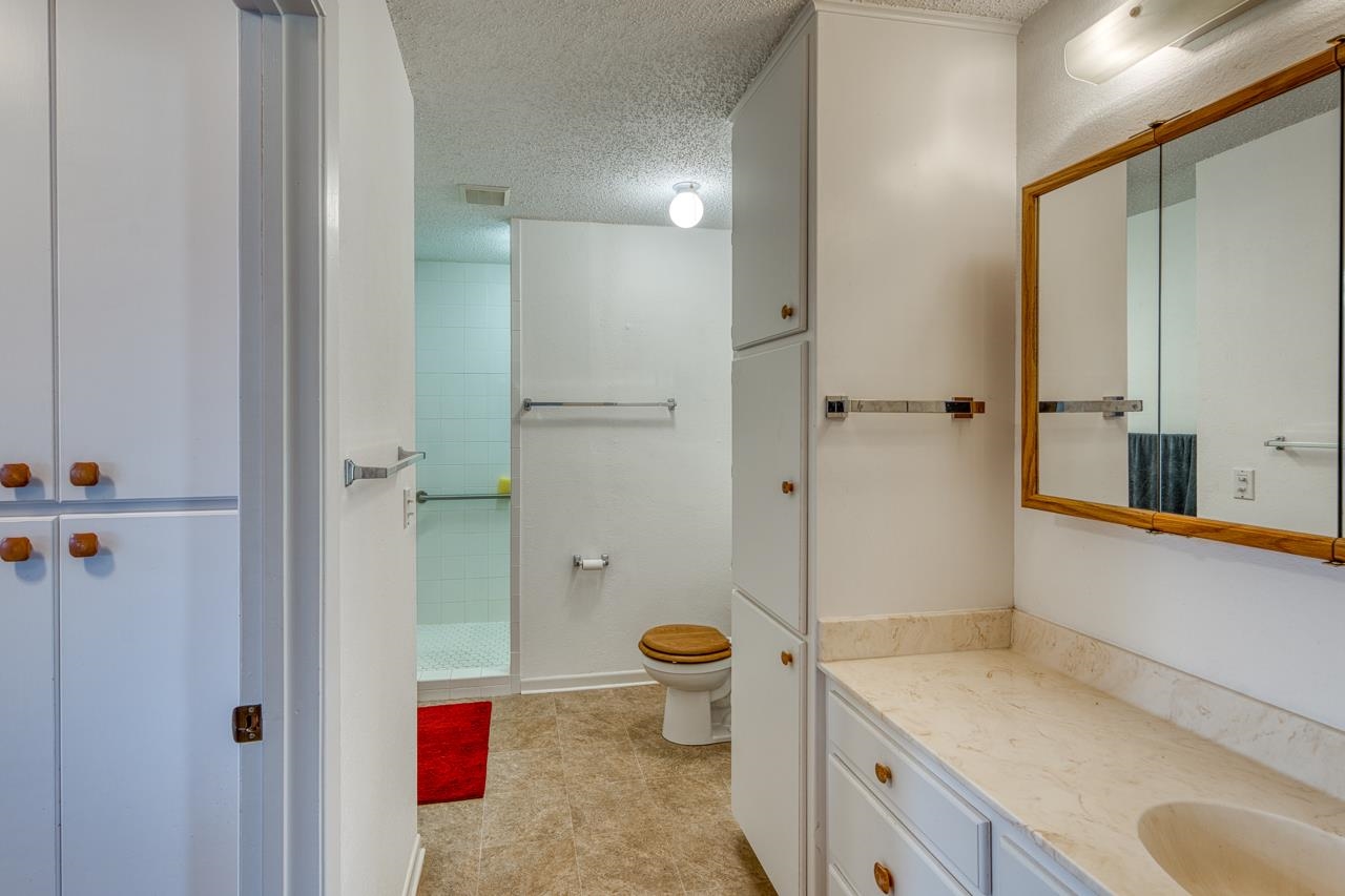 508 W Lakecrest