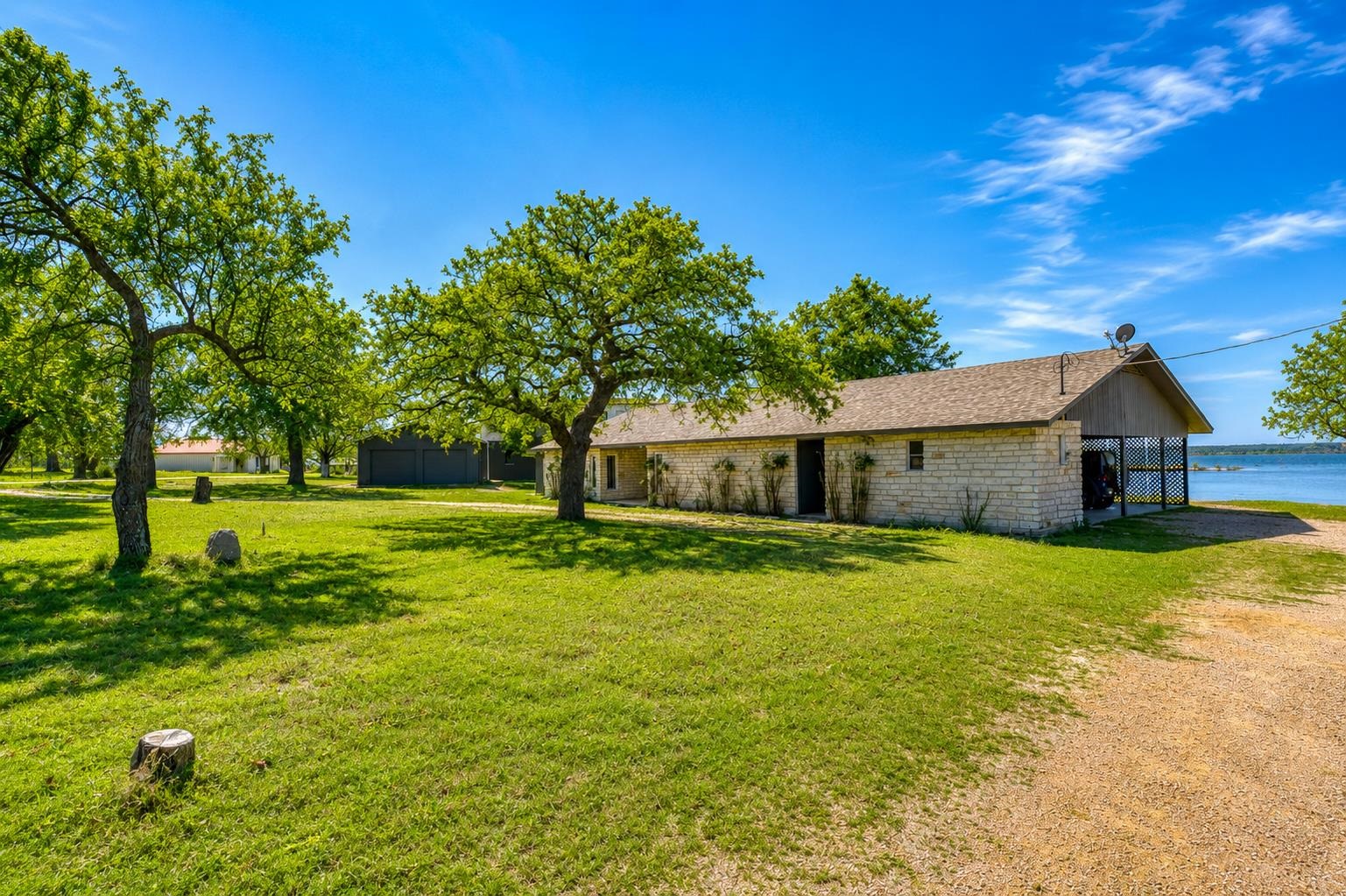 508 W Lakecrest