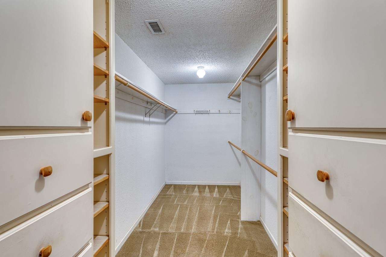 508 W Lakecrest