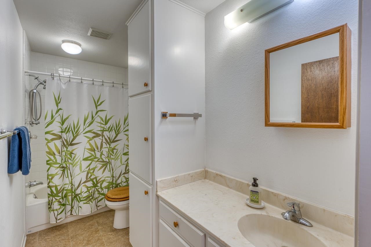 508 W Lakecrest