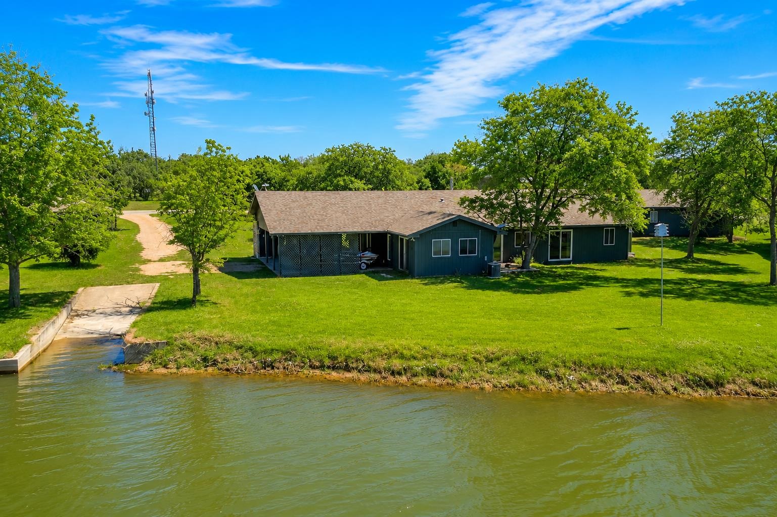 508 W Lakecrest