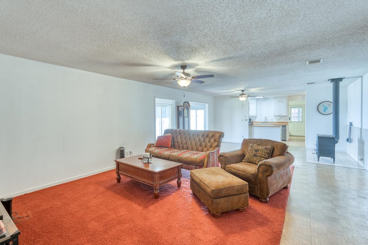 508 W Lakecrest