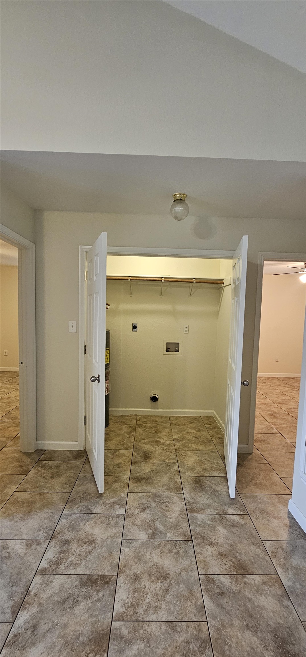 400 Cottonwood Dr
