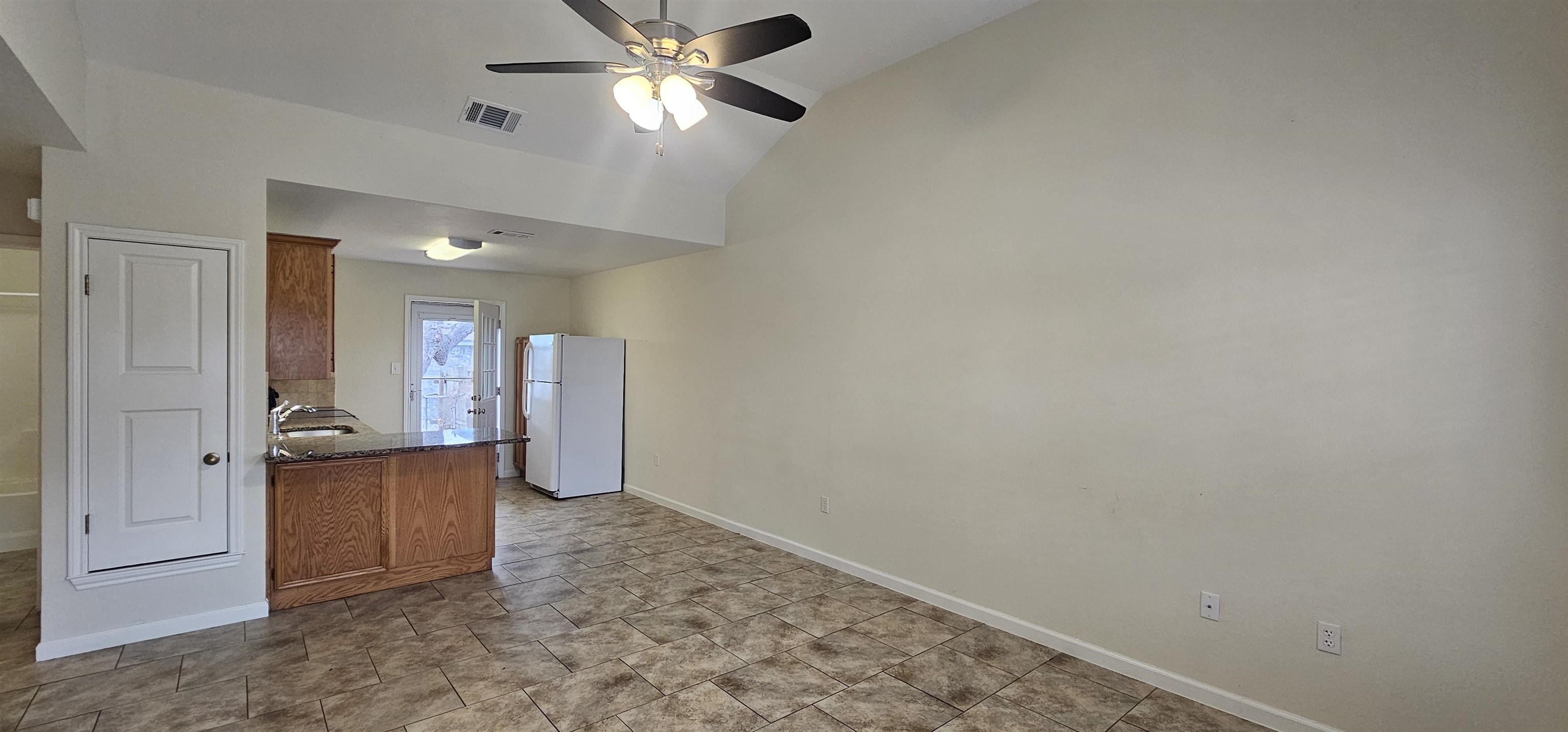 400 Cottonwood Dr