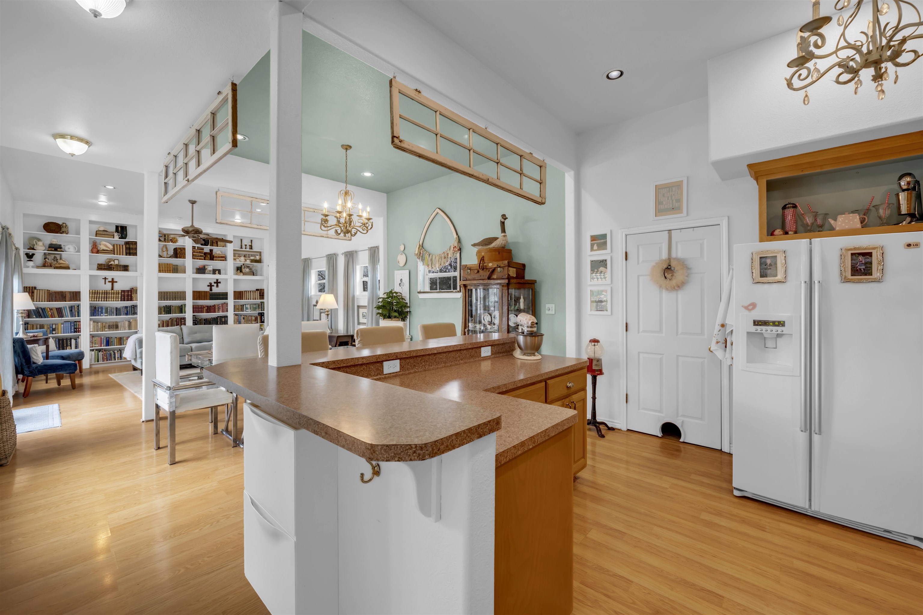 7036 River Oaks Drive