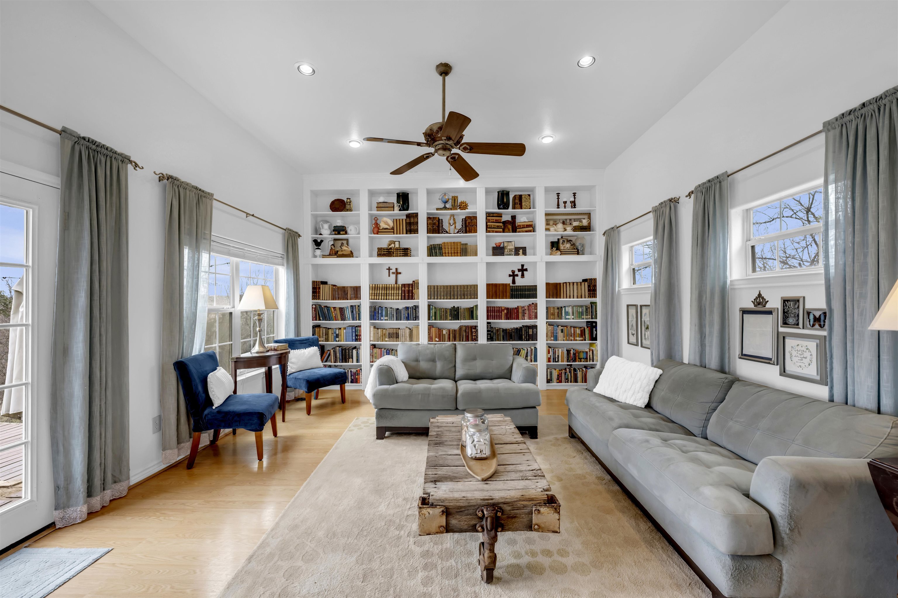 7036 River Oaks Drive