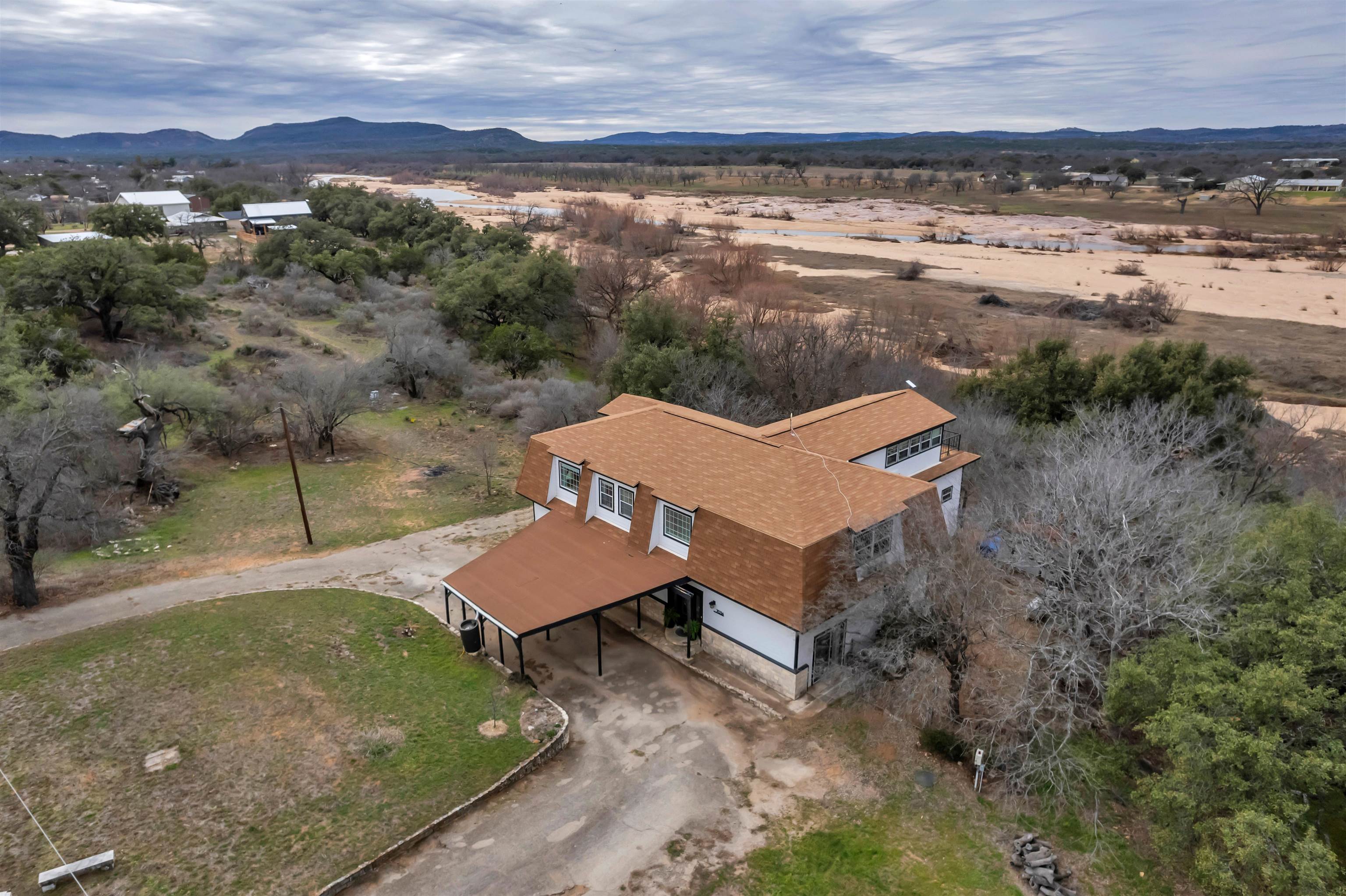 7036 River Oaks Drive