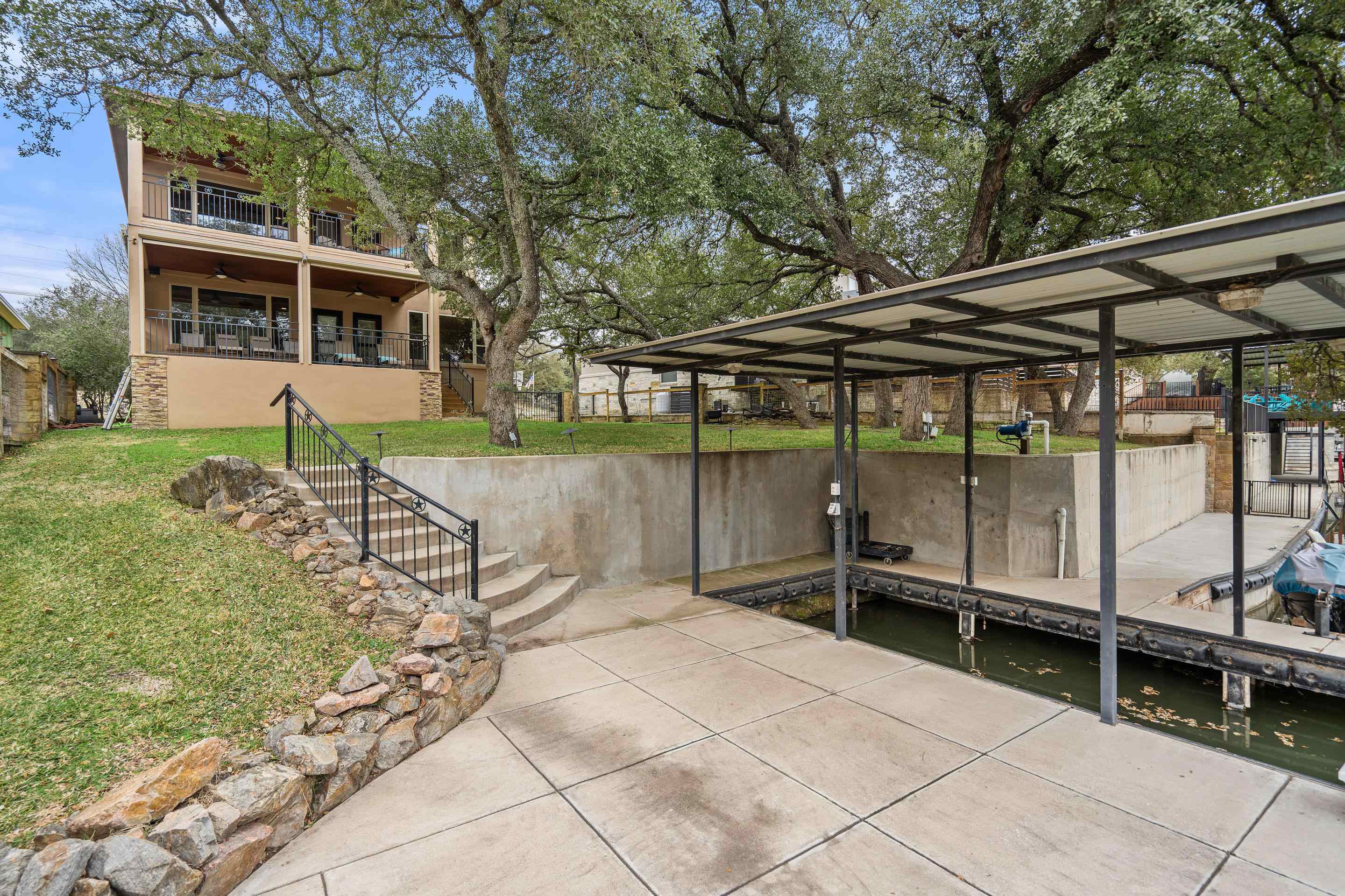118 Bridgepoint Drive