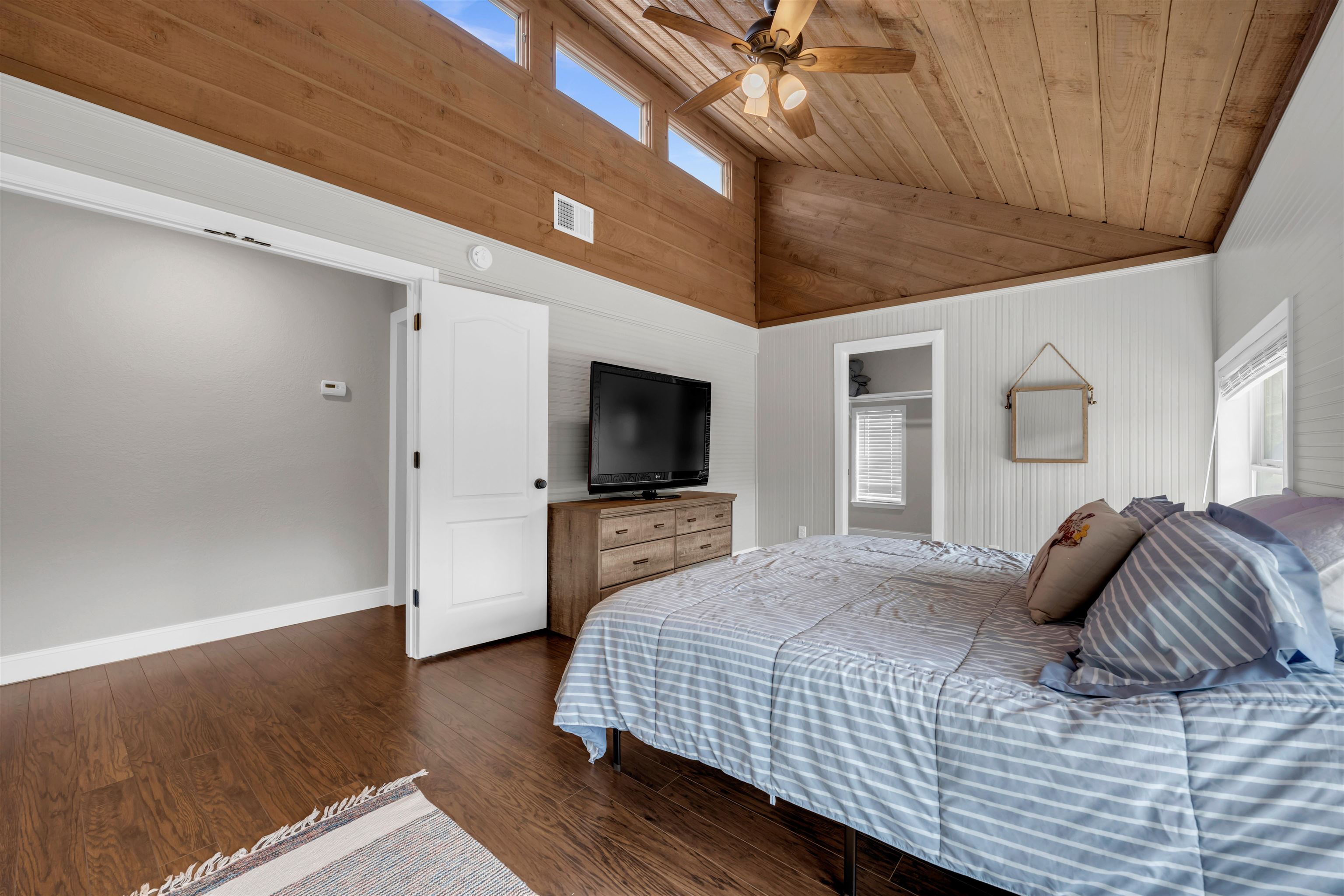 118 S Shorewood Drive