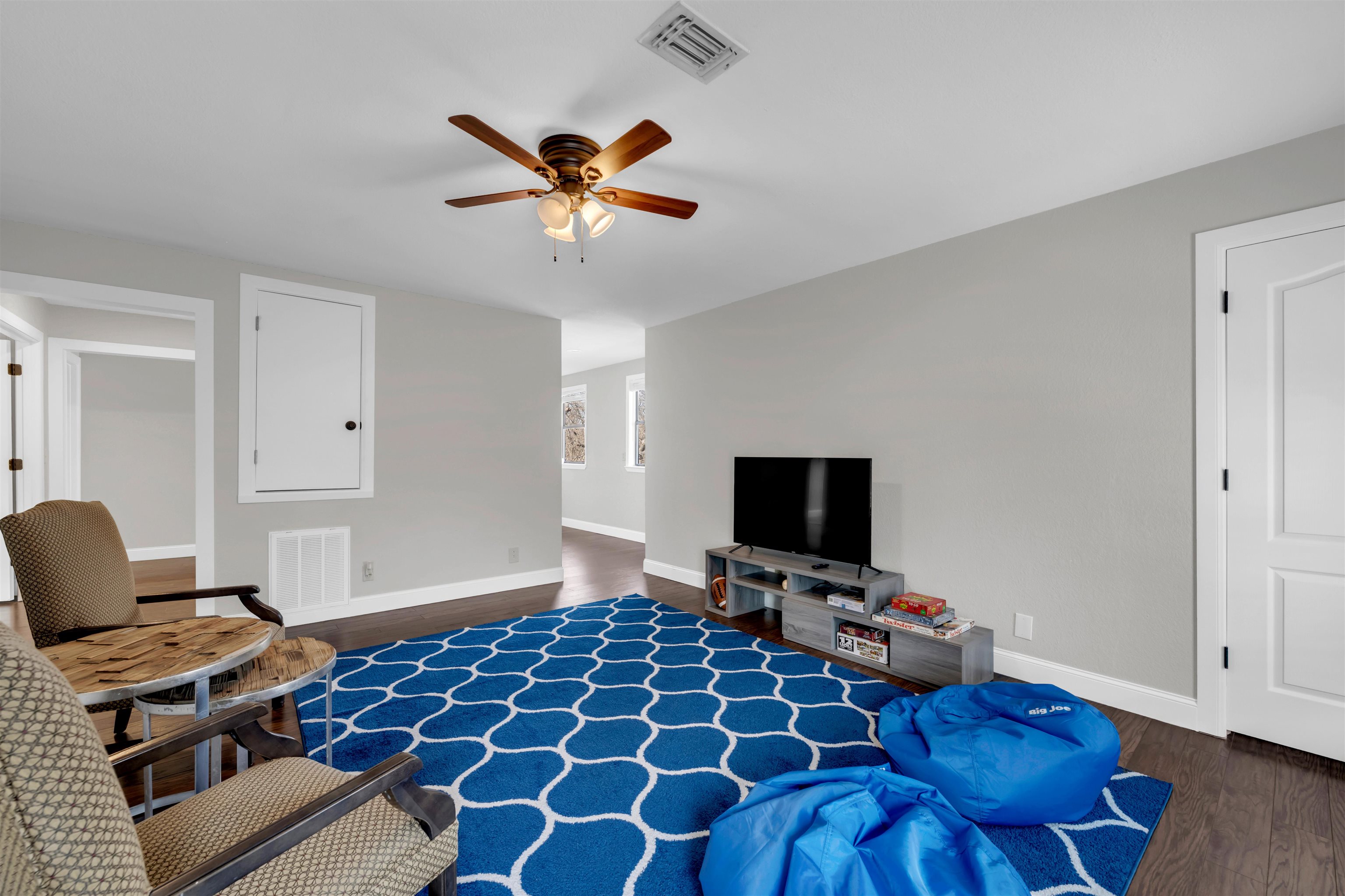 118 S Shorewood Drive