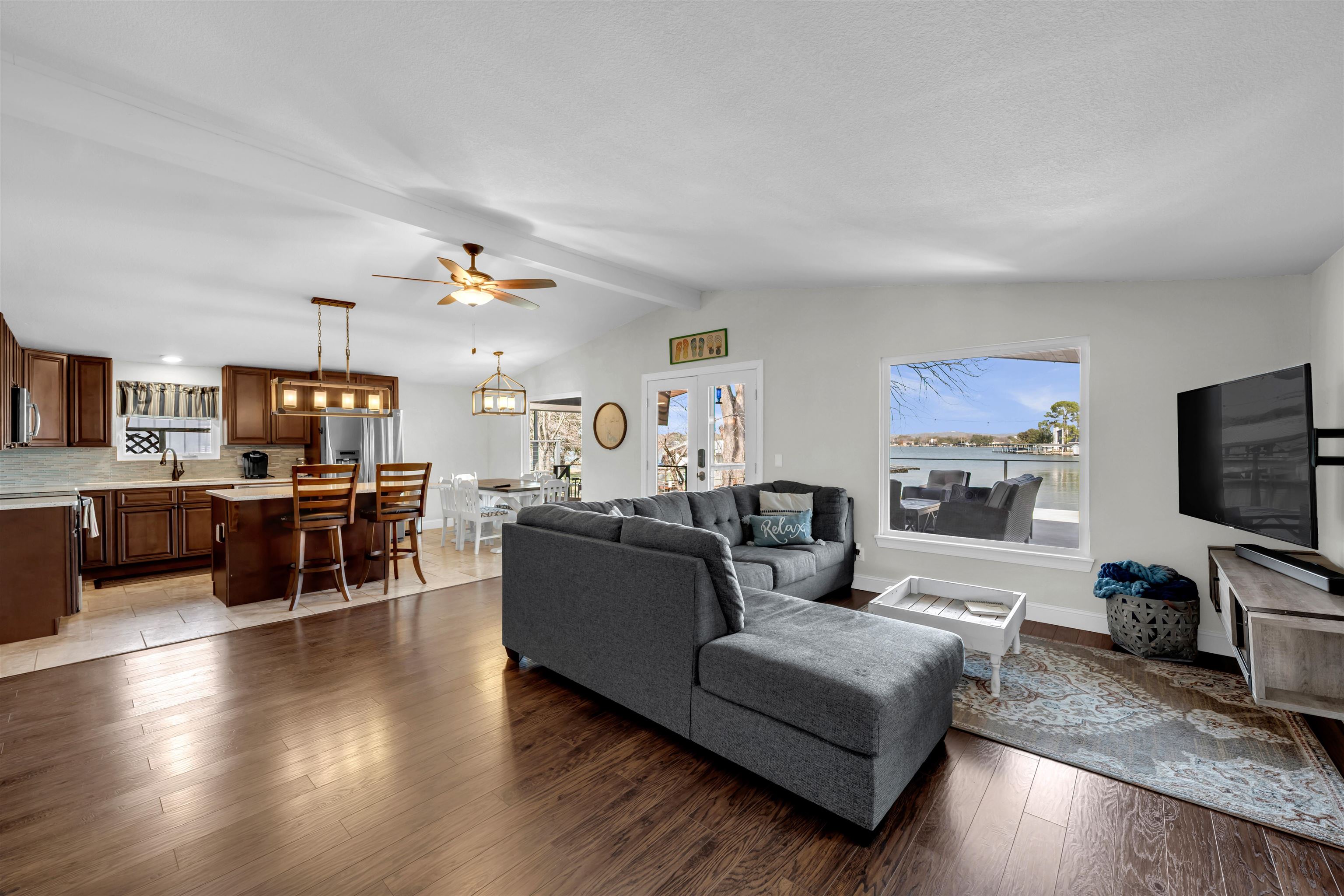 118 S Shorewood Drive