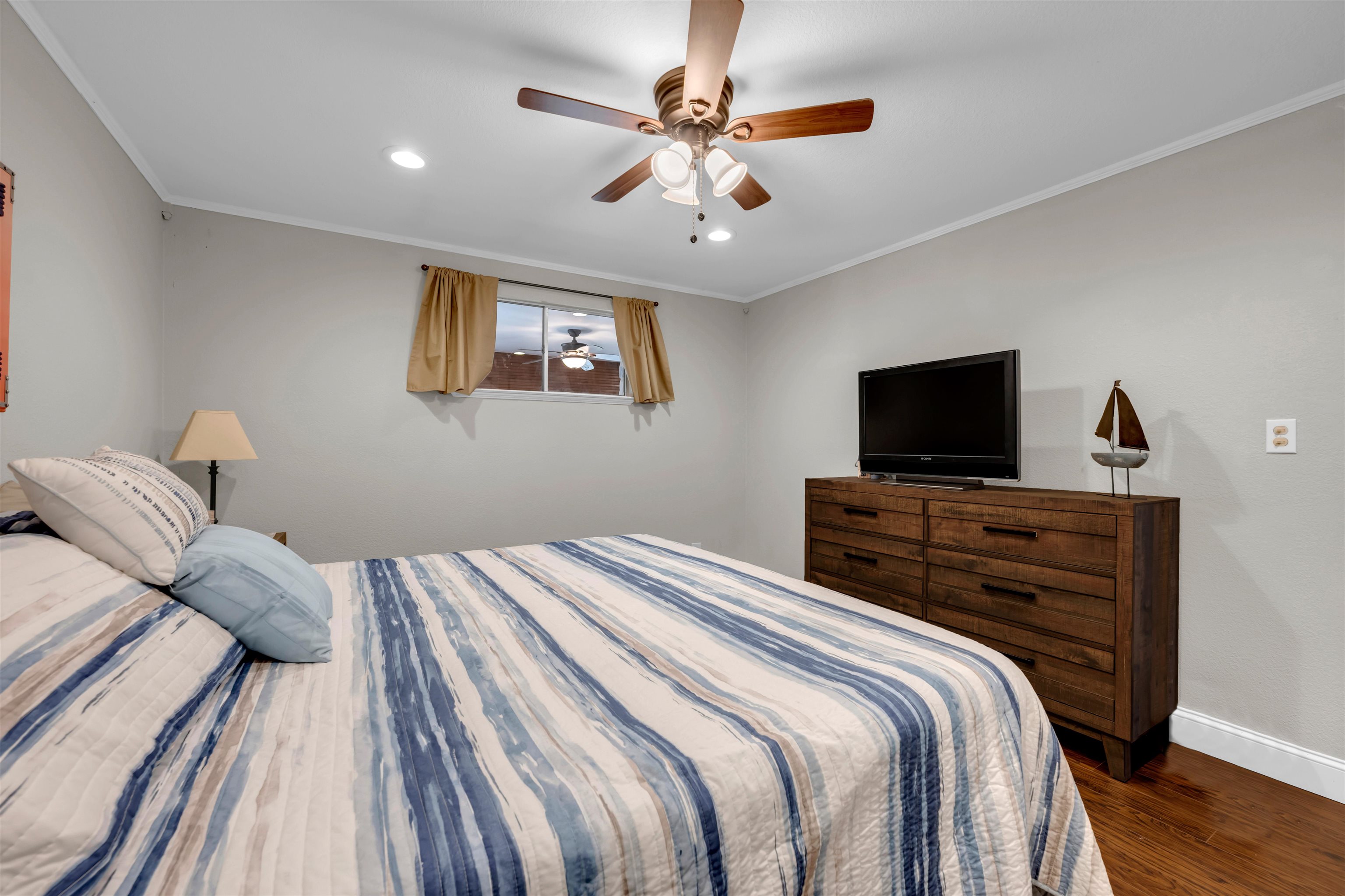 118 S Shorewood Drive