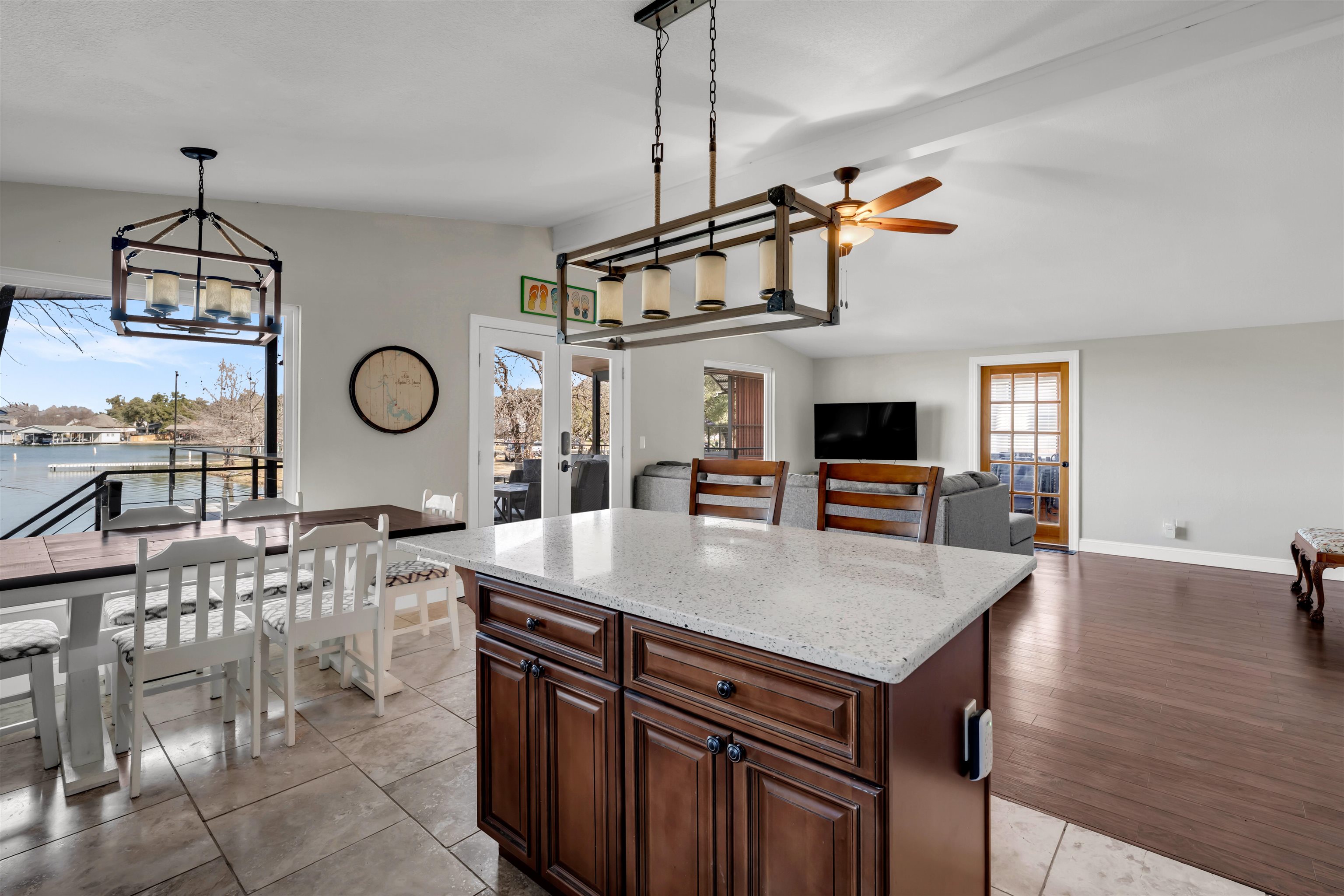 118 S Shorewood Drive