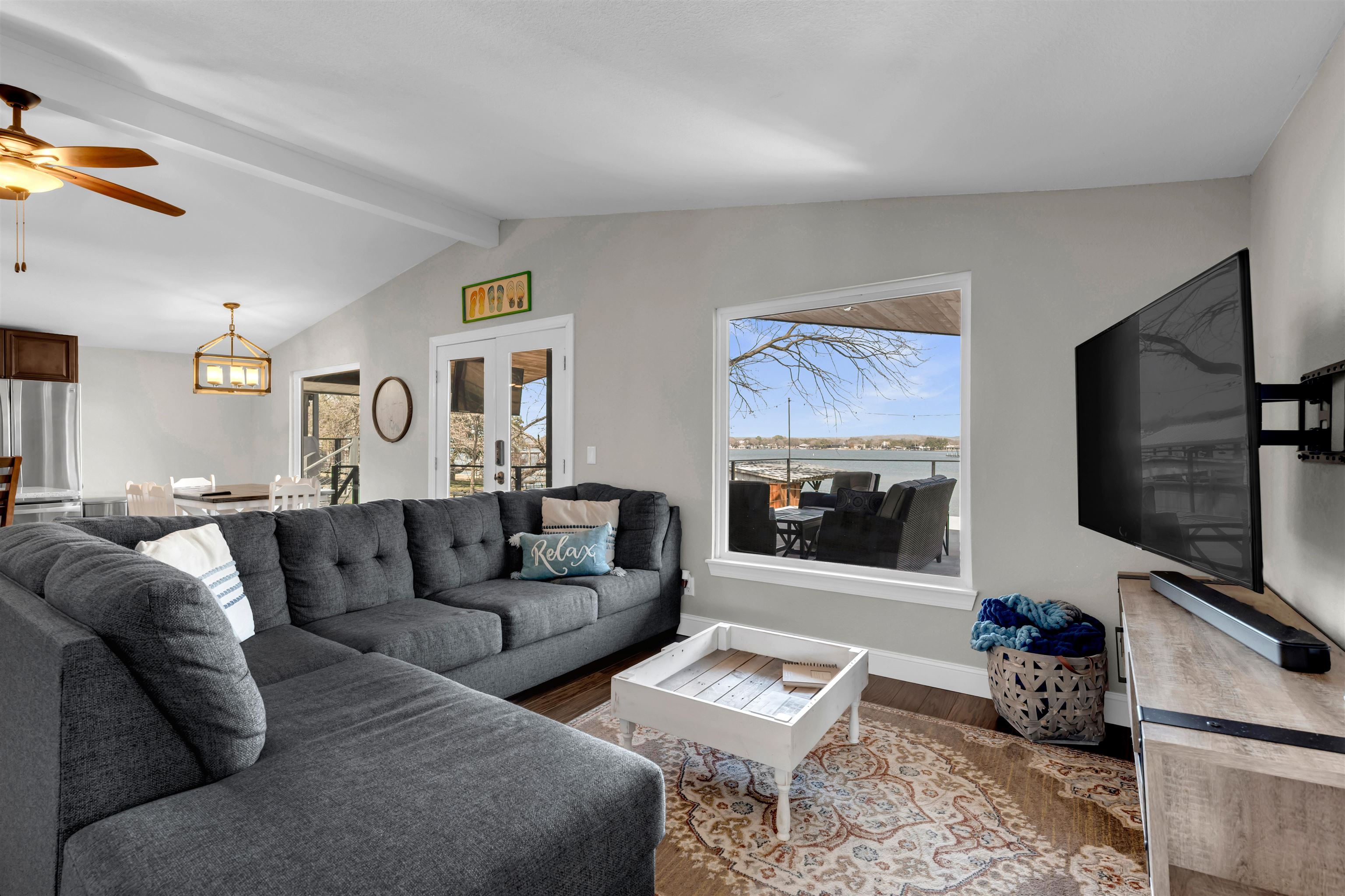 118 S Shorewood Drive