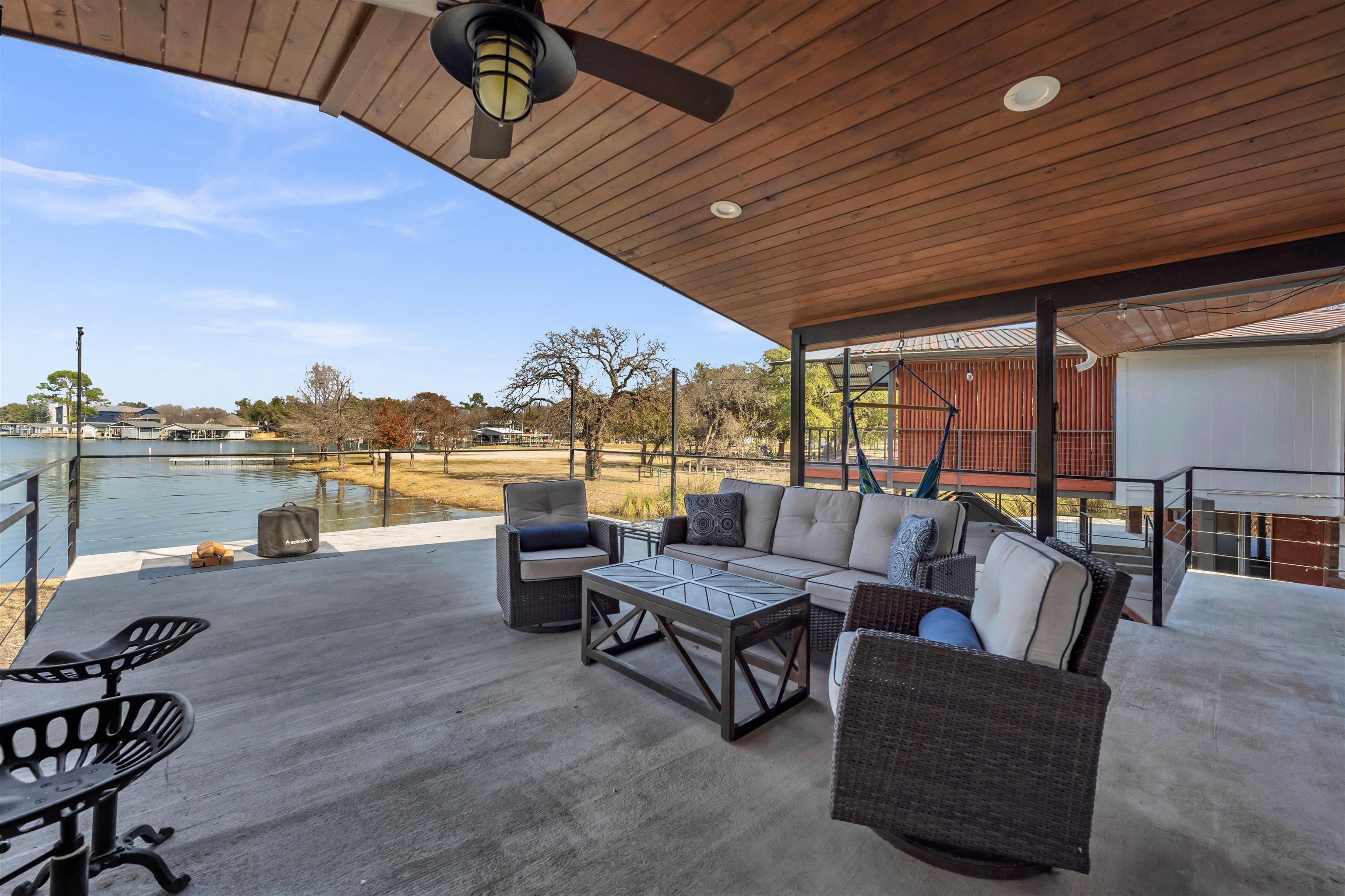 118 S Shorewood Drive