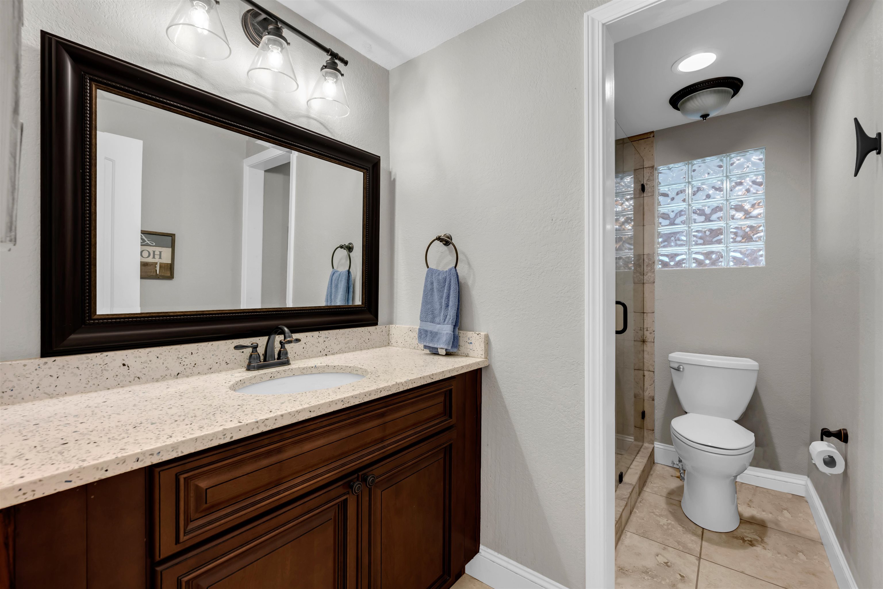 118 S Shorewood Drive