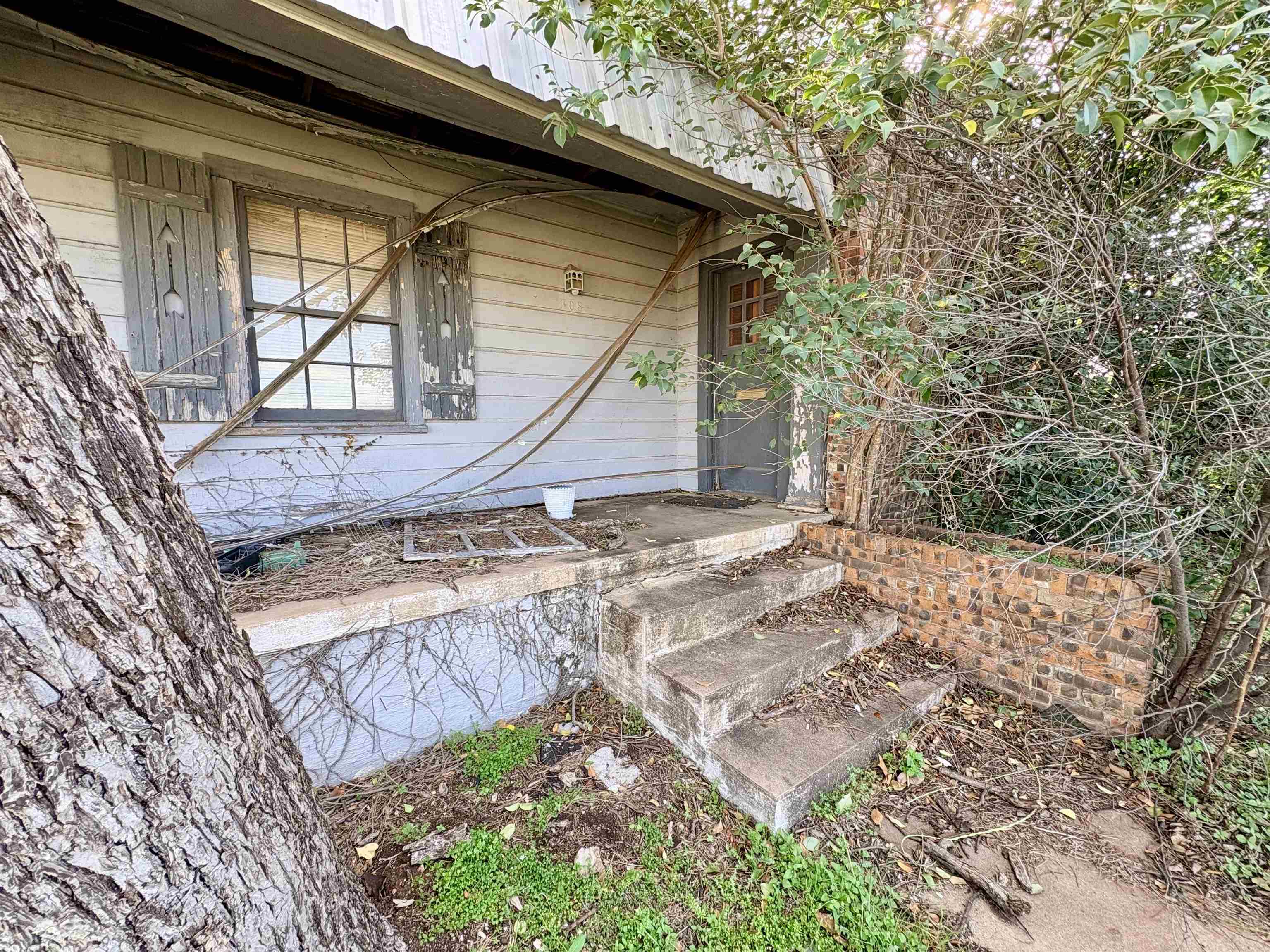 408 W Main Street