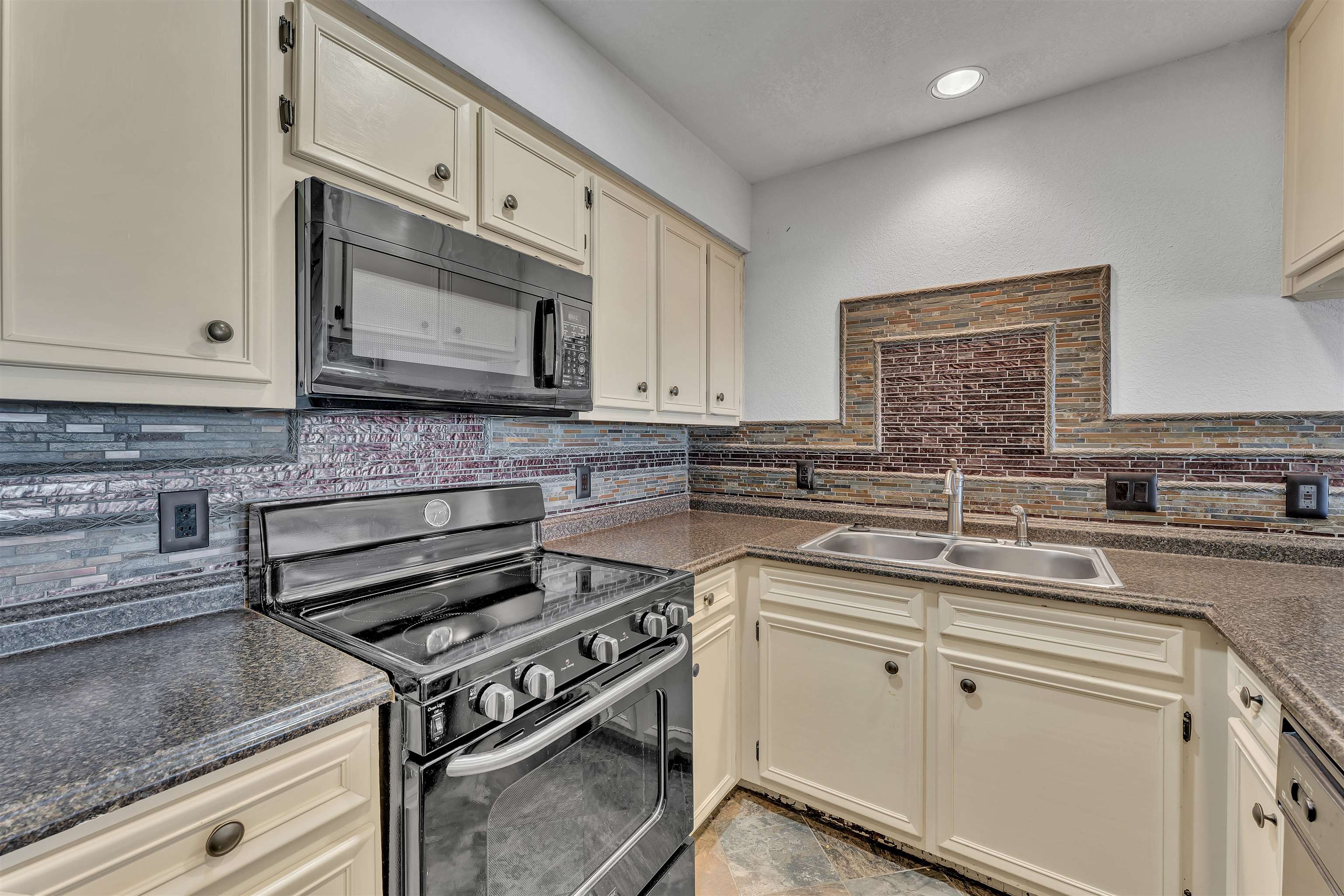 501 Highlands #13 Boulevard