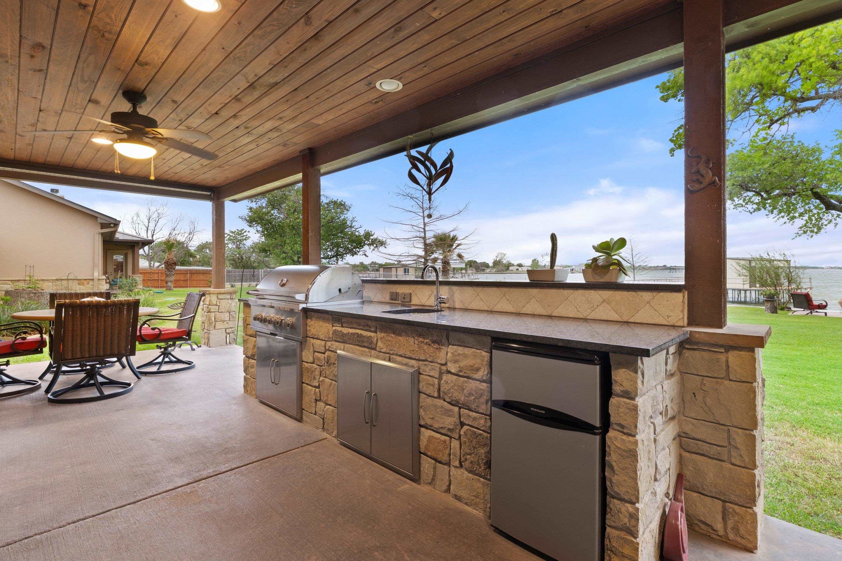348 Carlson Circle
