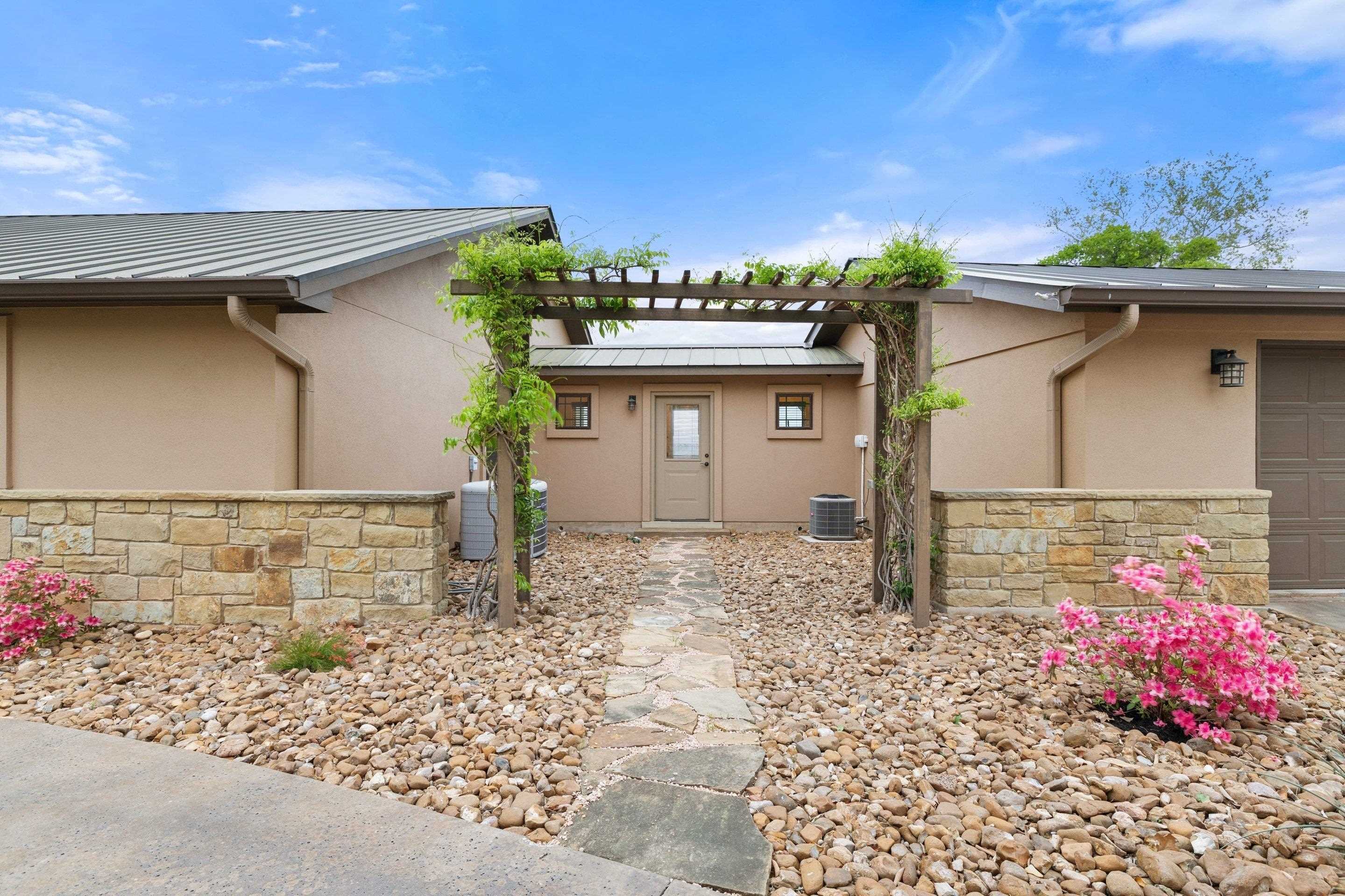 348 Carlson Circle