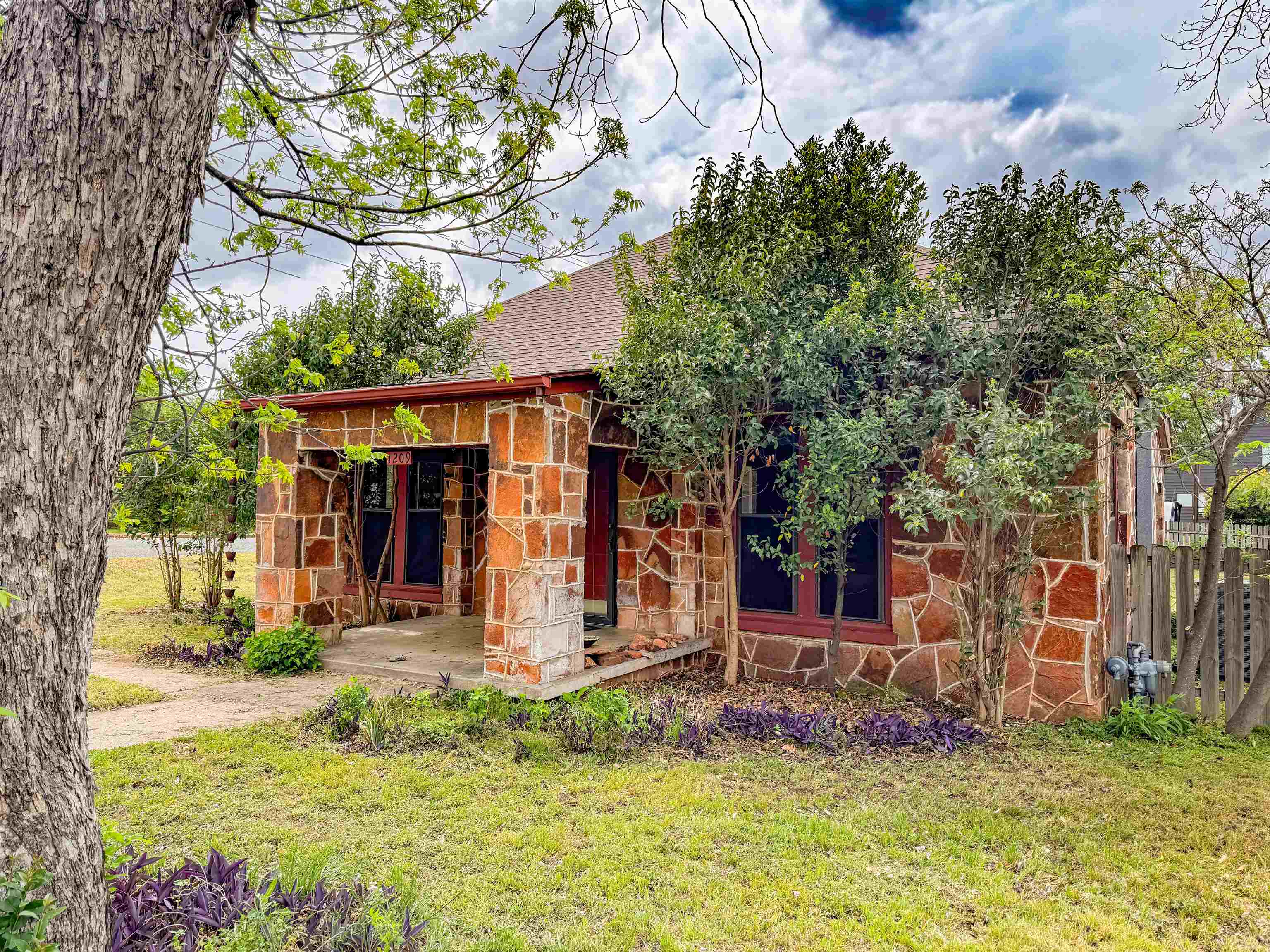 1209 Oatman Street