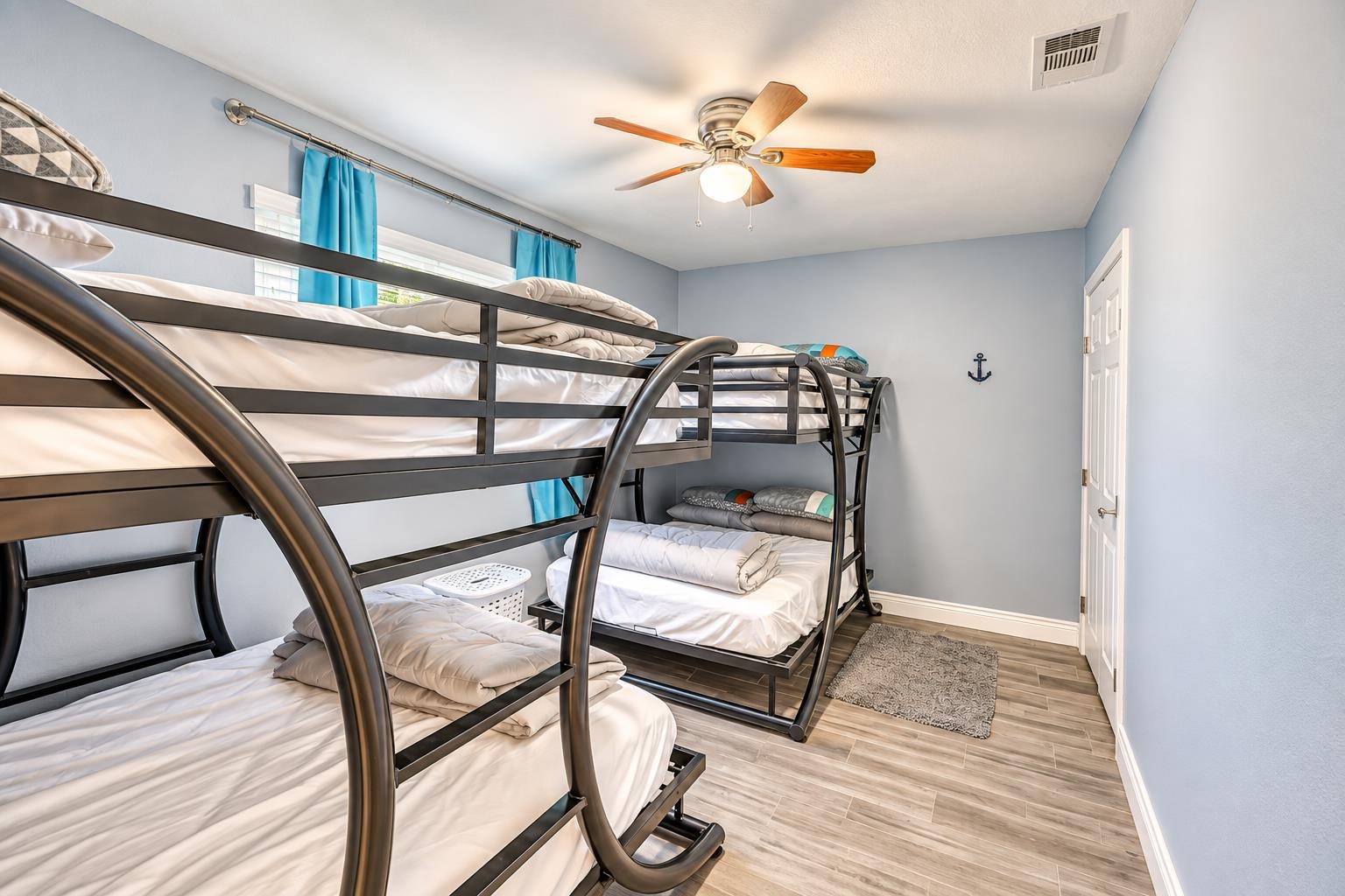 724 S Chaparral