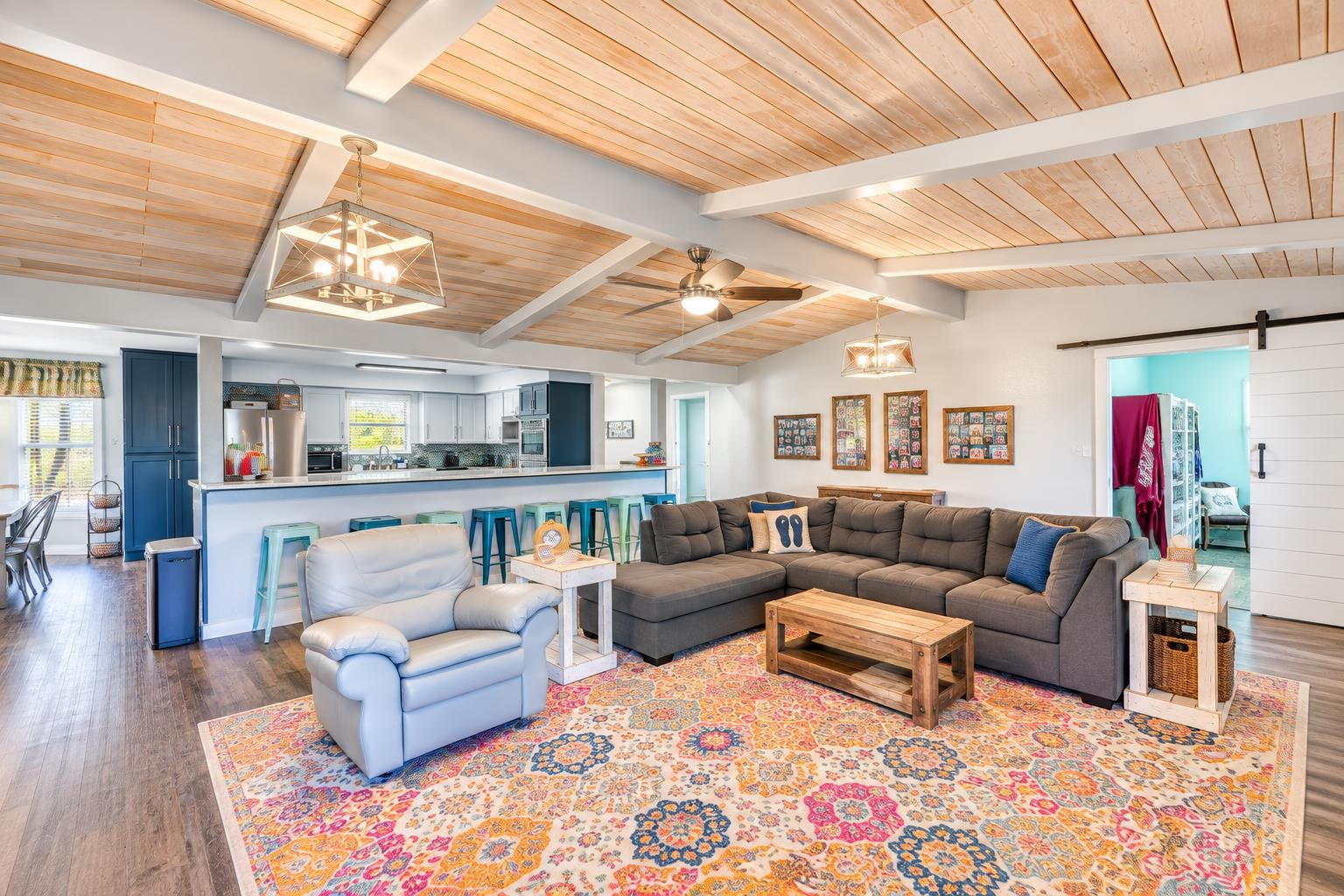 724 S Chaparral