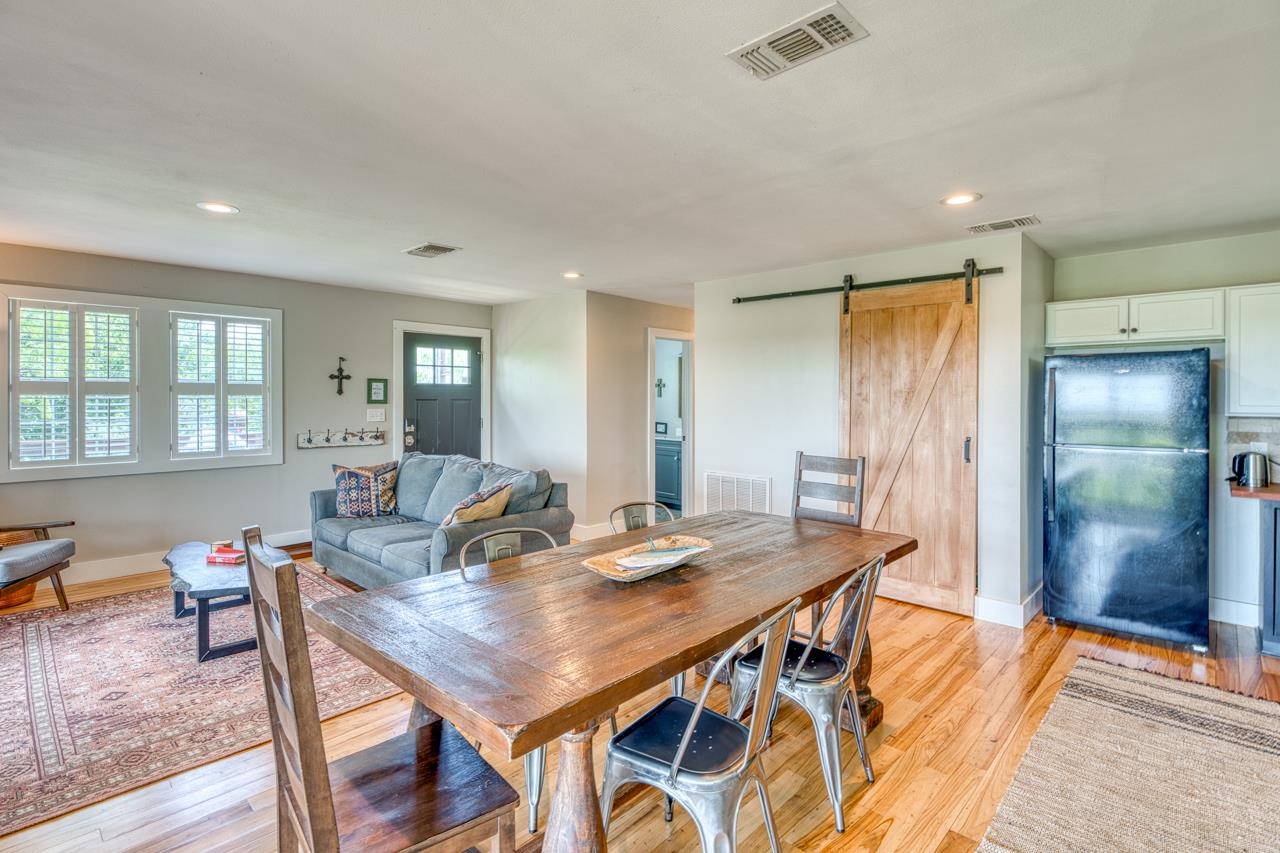 2433 County Road 102