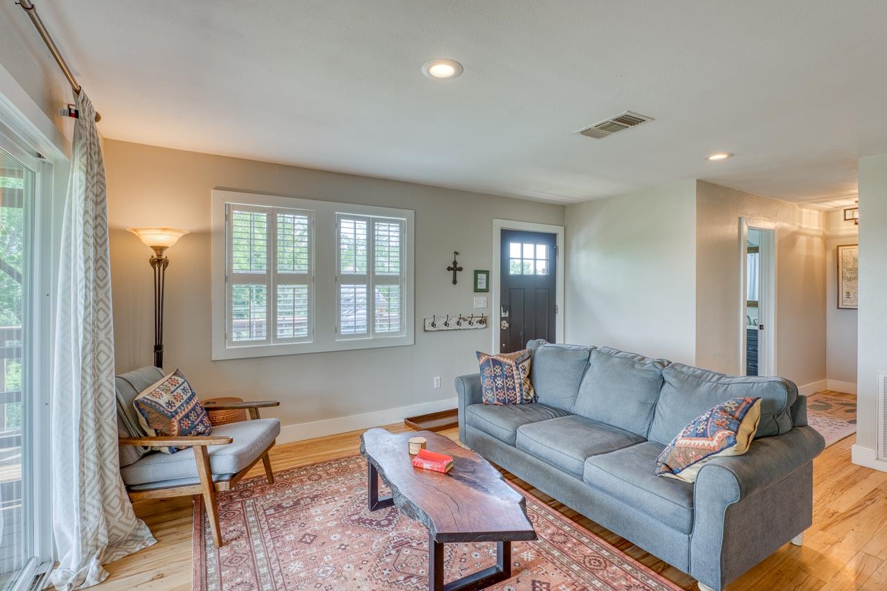 2433 County Road 102