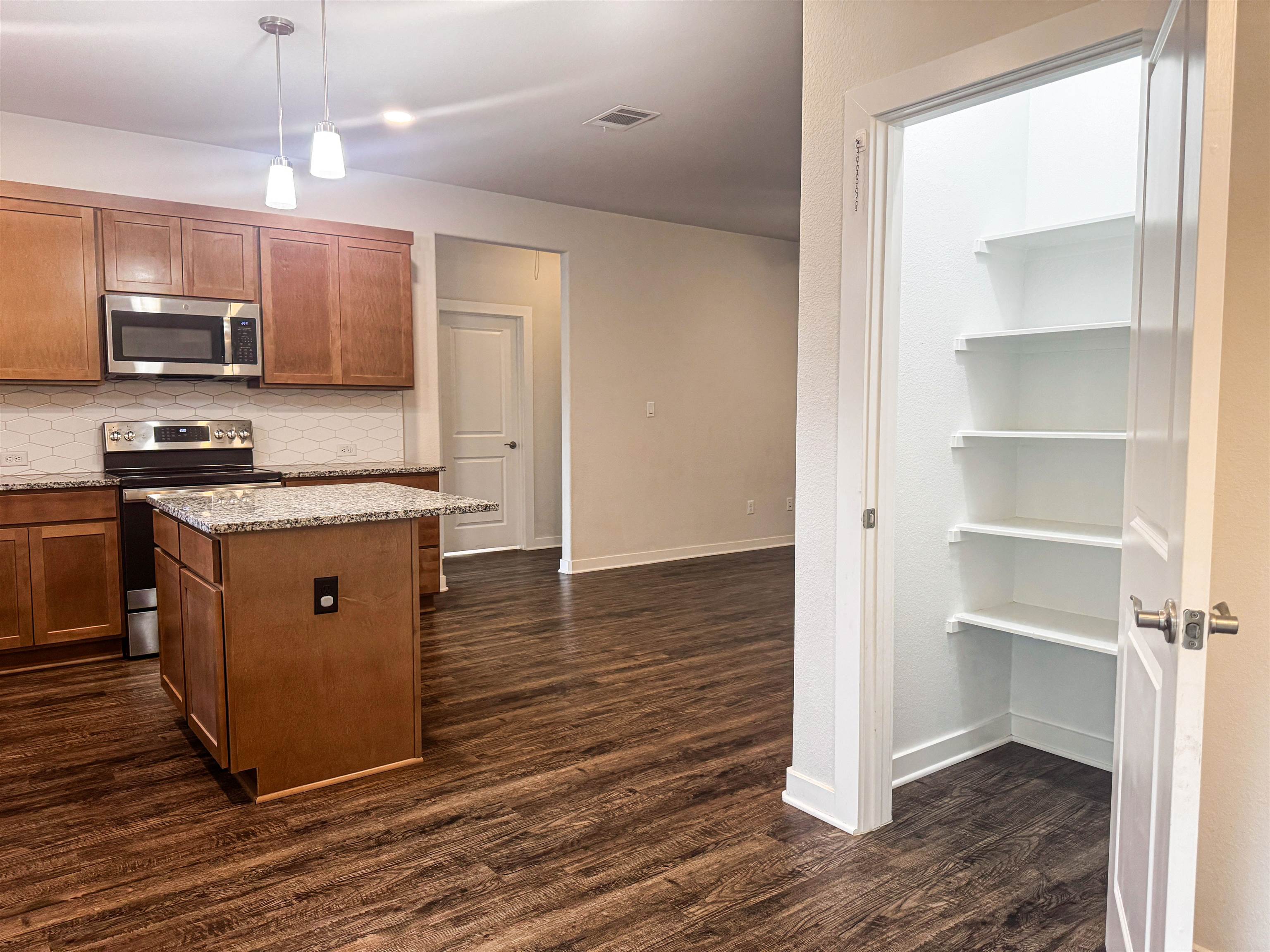 1637 Packsaddle Trail