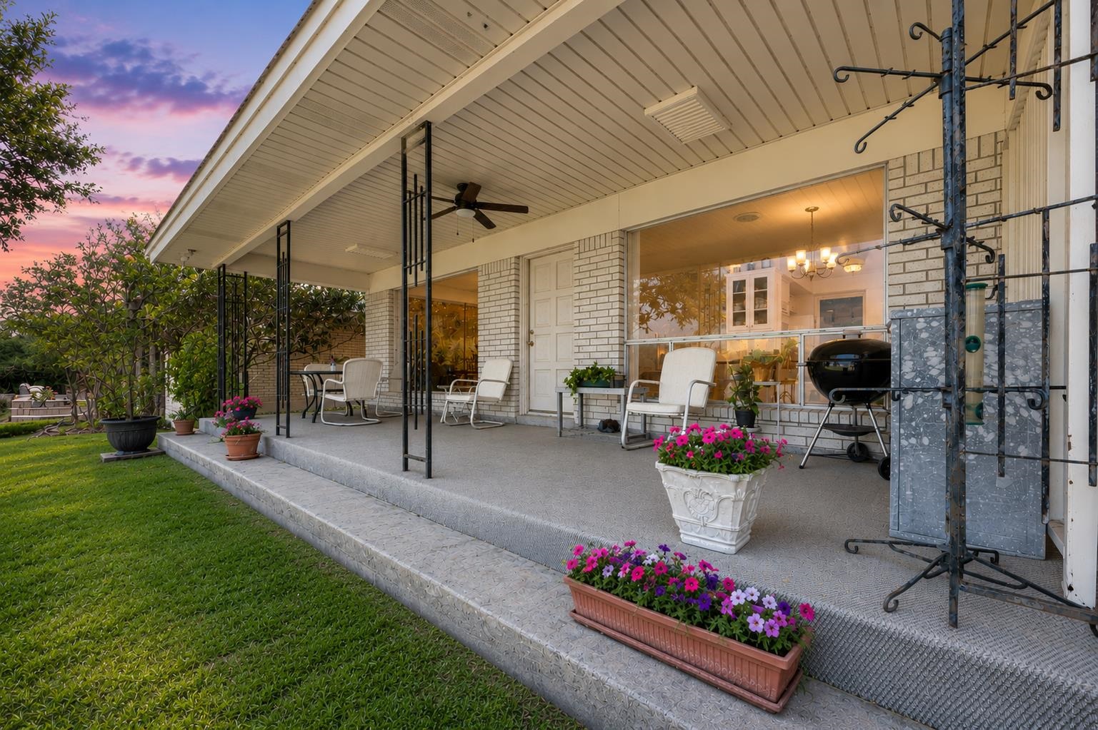 102 Mesquite Drive