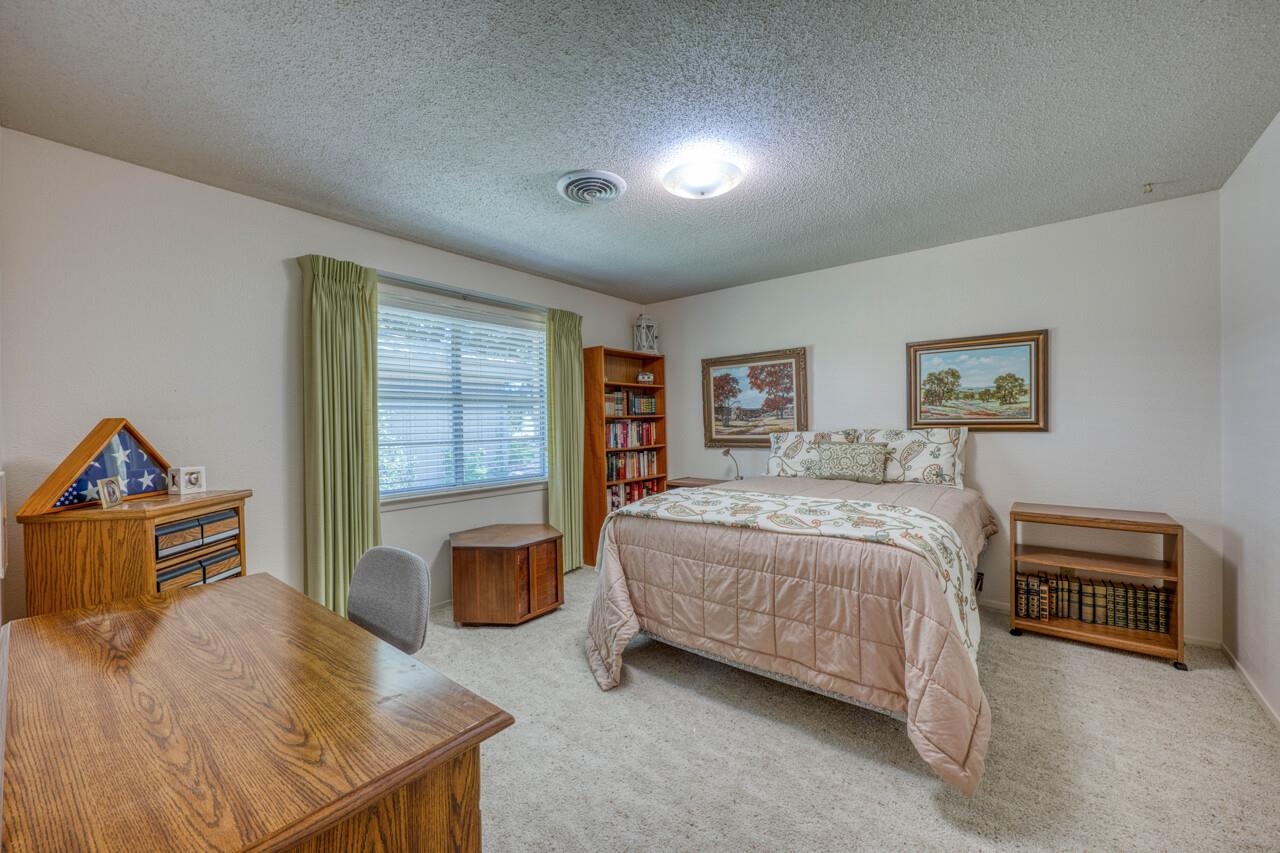 102 Mesquite Drive