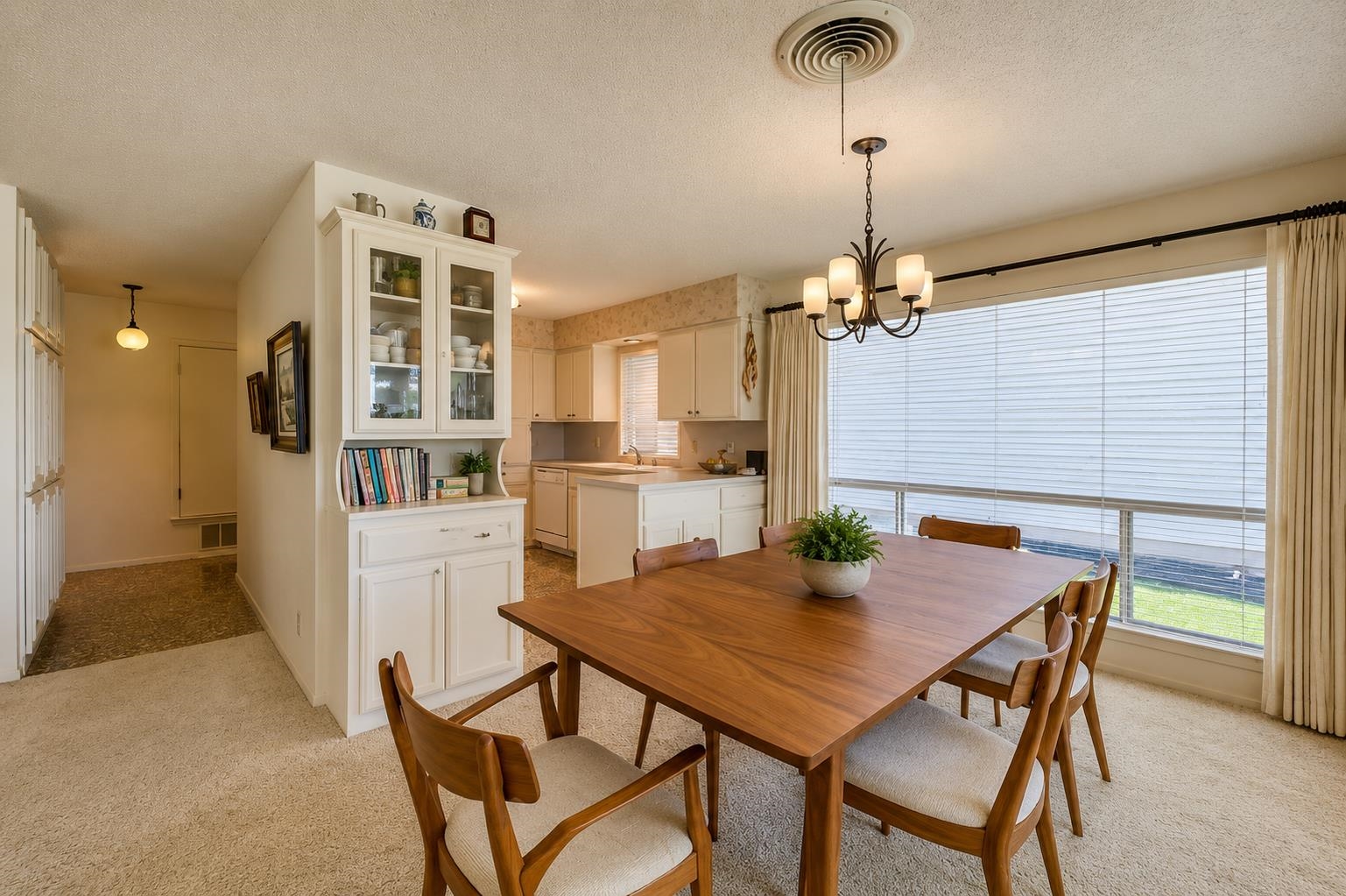 102 Mesquite Drive