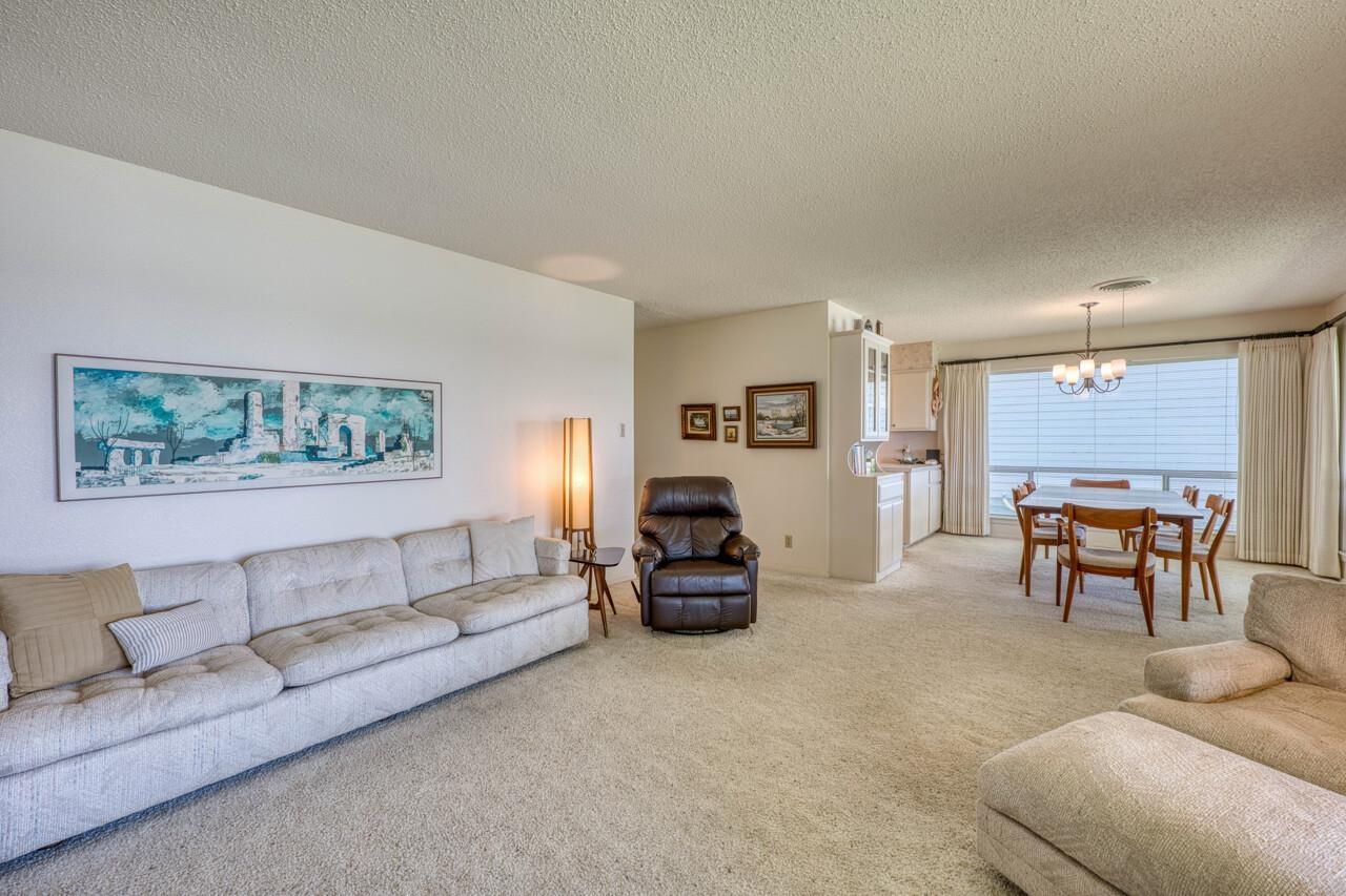102 Mesquite Drive