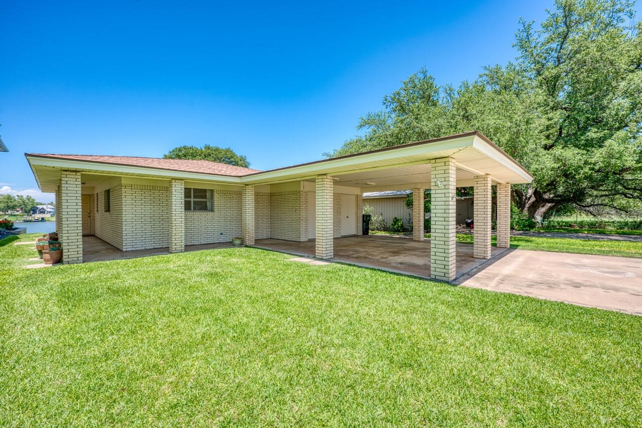 102 Mesquite Drive