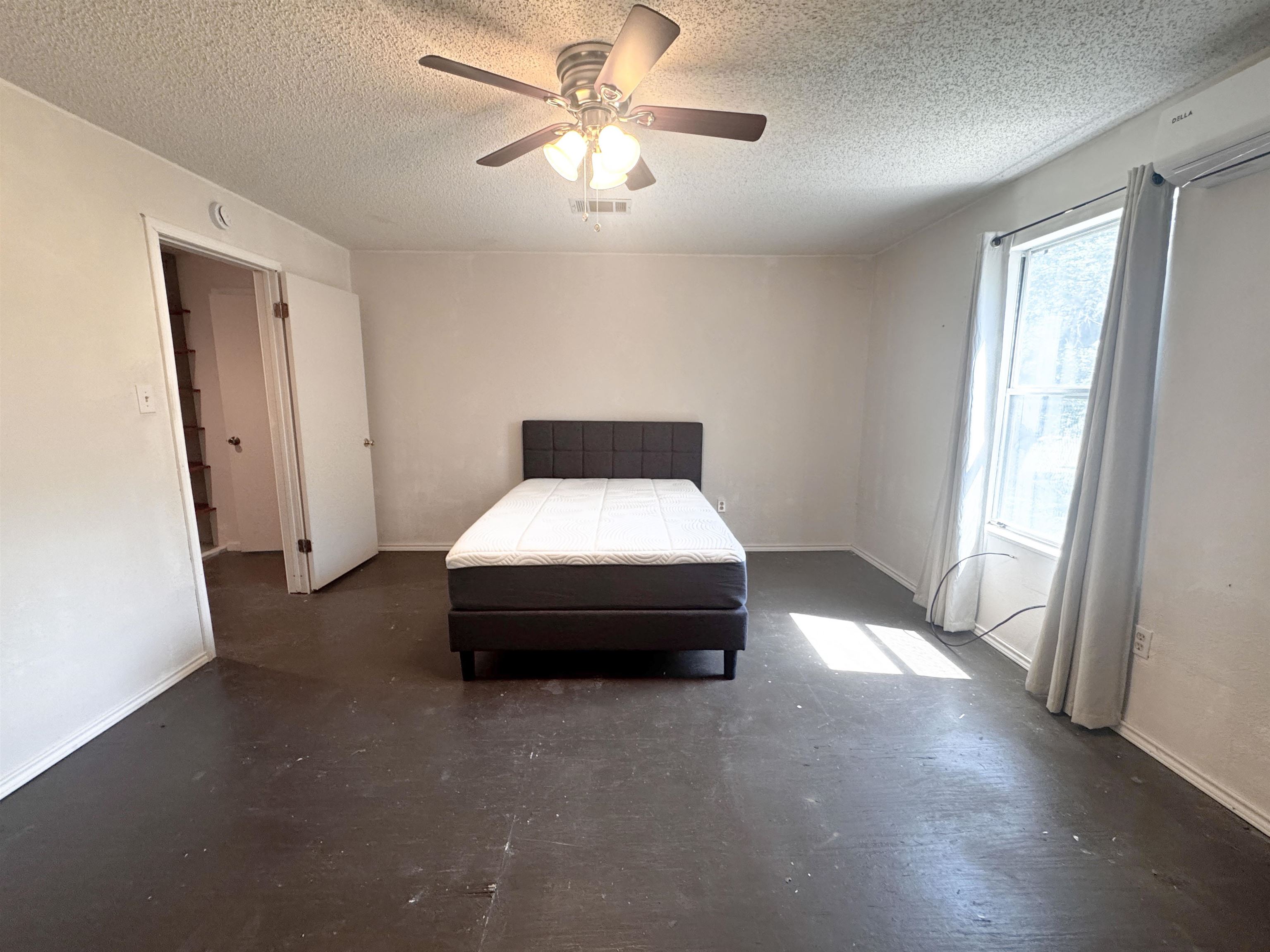 211 E Highway 29